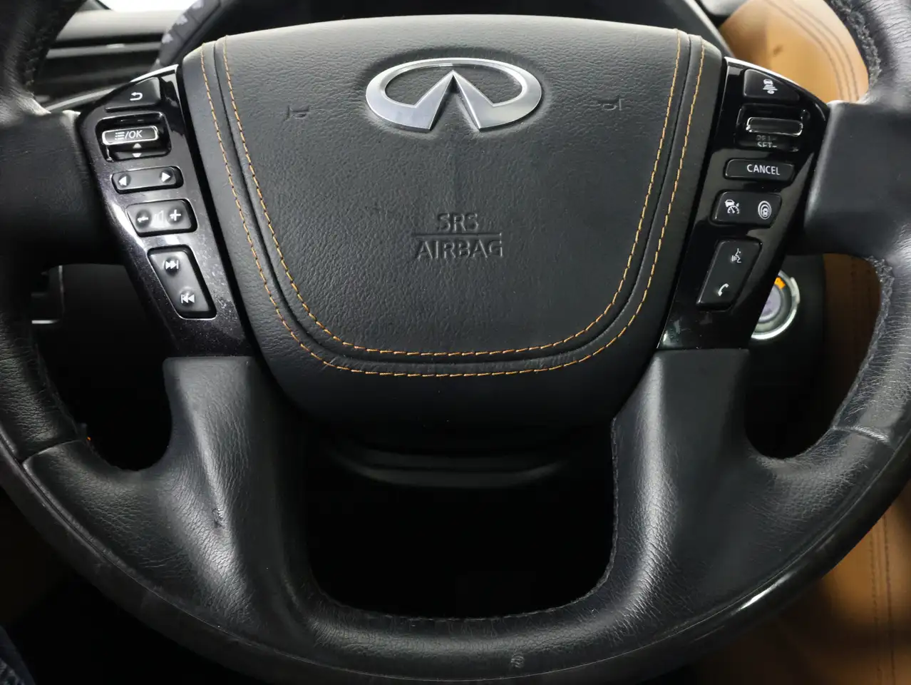 Infiniti QX80 снимка Infiniti QX80