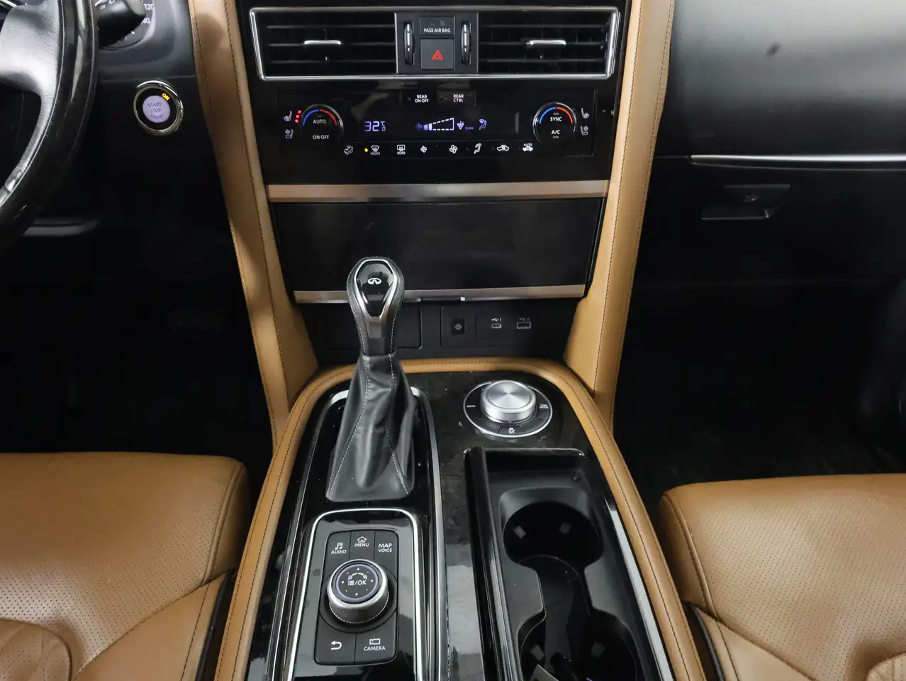 Infiniti QX80 снимка Infiniti QX80