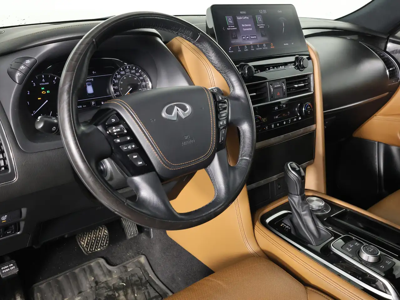 Infiniti QX80 снимка Infiniti QX80