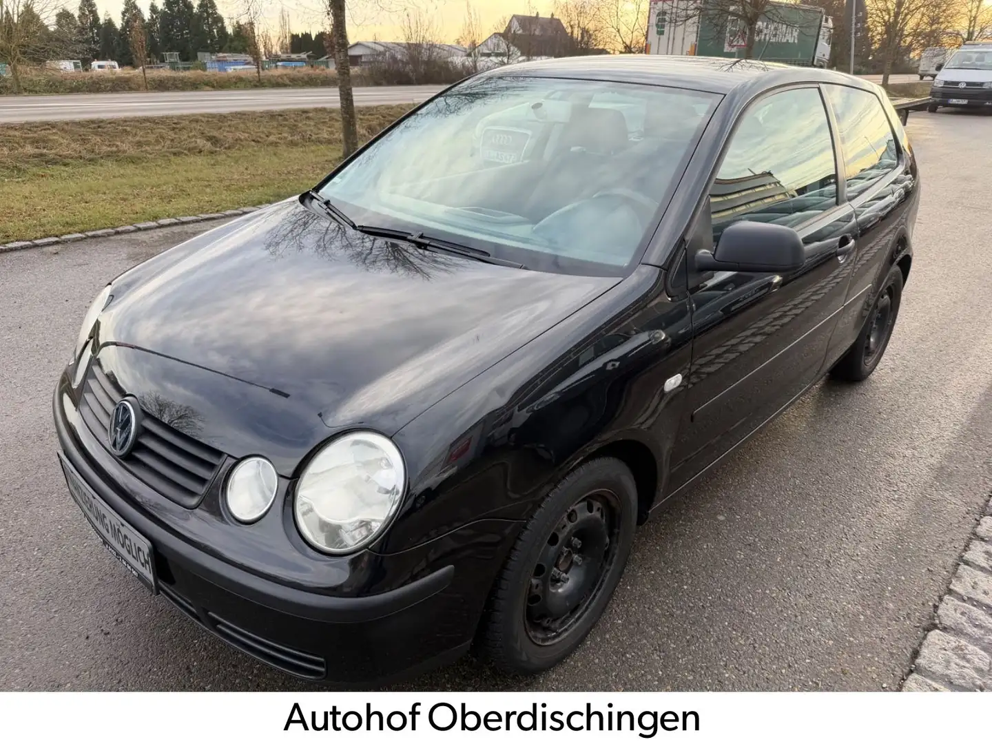 Volkswagen Polo 1.2 47kW Trendline Schwarz - 1