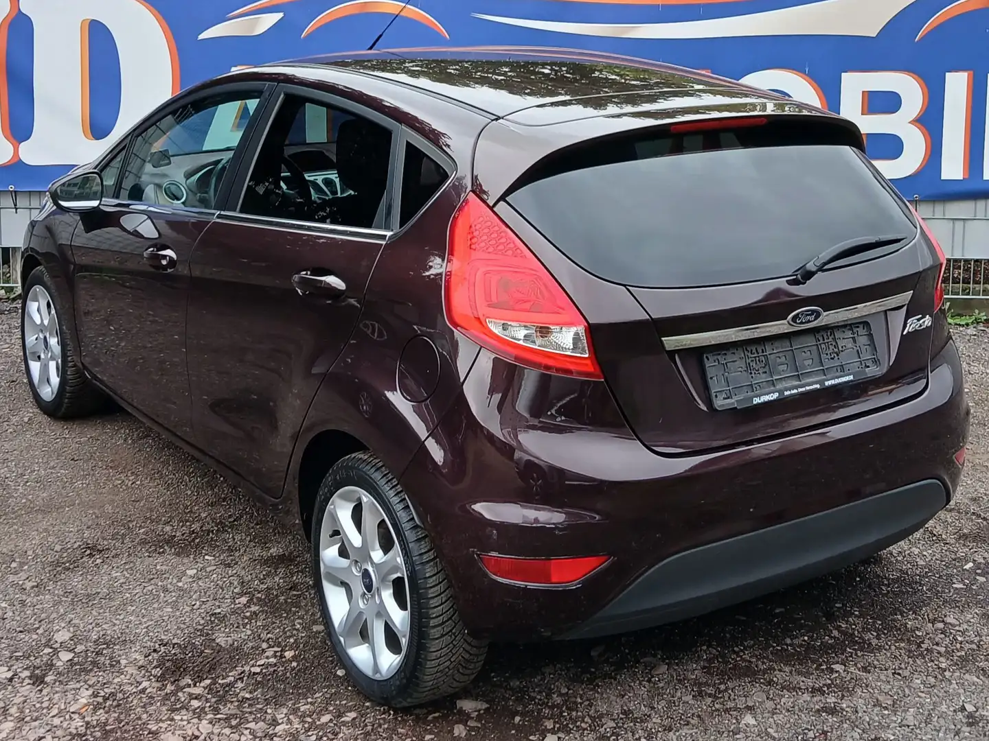 Ford Fiesta 1,4 Titanium *SHZ*1.HAND*KLIMA*HU/TÜV NEU* Rot - 2