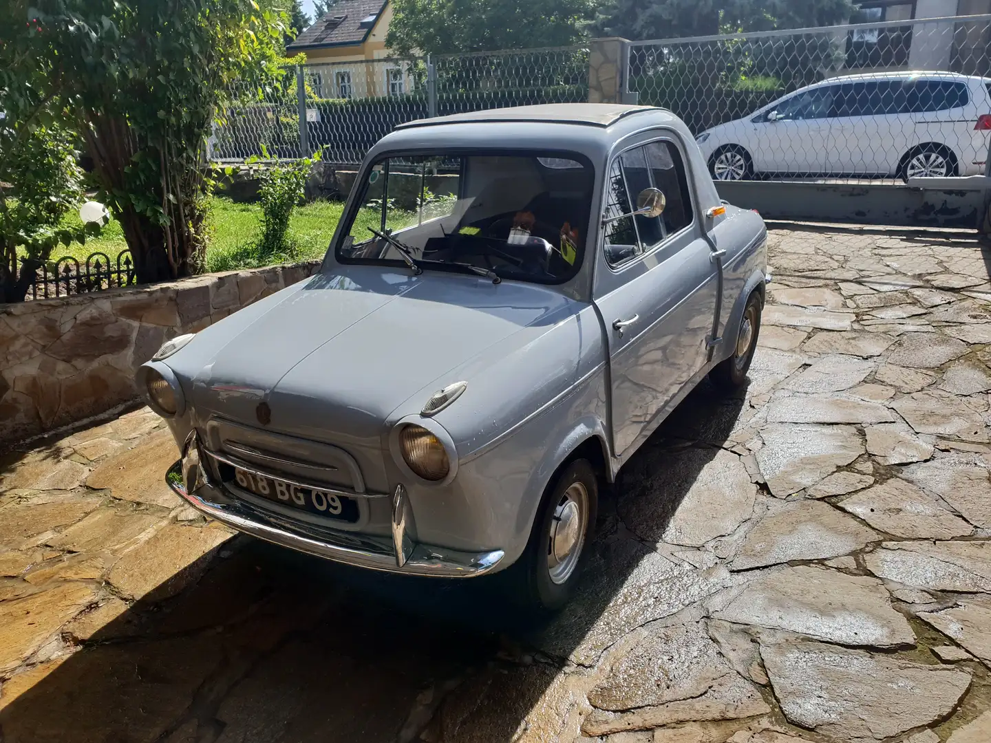 Piaggio Sonstige Vespa400 Grau - 1