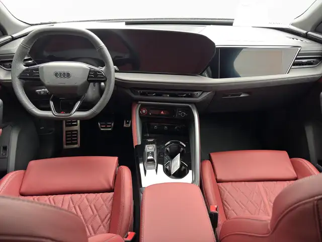 Audi SQ5 view 2