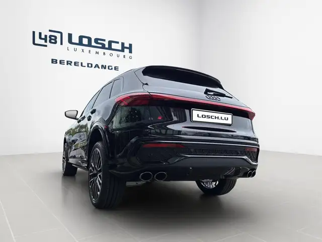 Audi SQ5 view 5