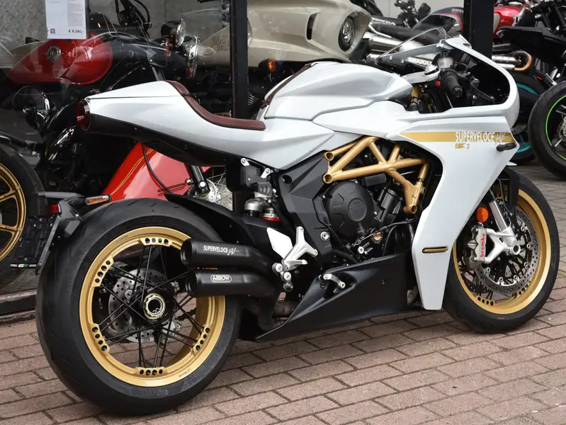 MV Agusta Superveloce 800 - foto 3