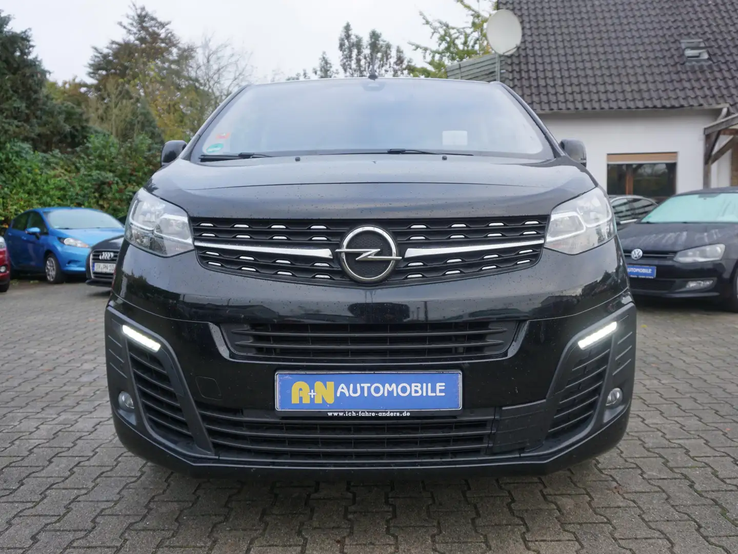 Opel Zafira Life Edition M/Automatik/8Sitzer/TÜV 04.2026/Navi/1.Ha Noir - 1