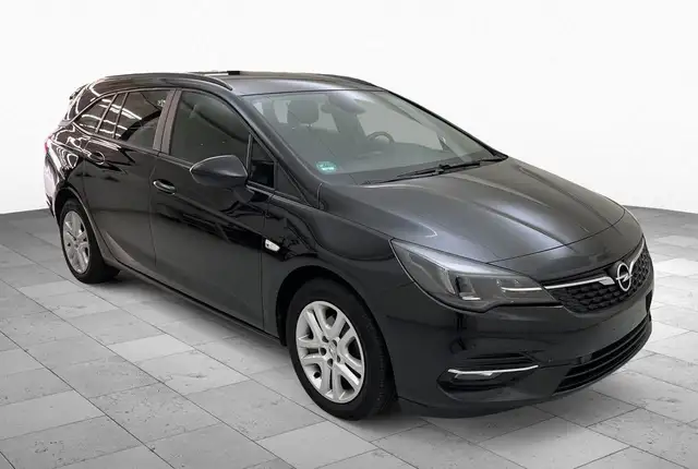 Opel Astra view 2