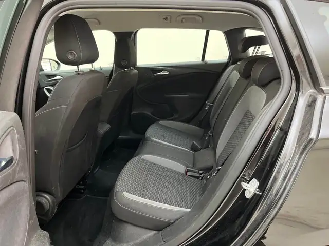 Opel Astra view 15