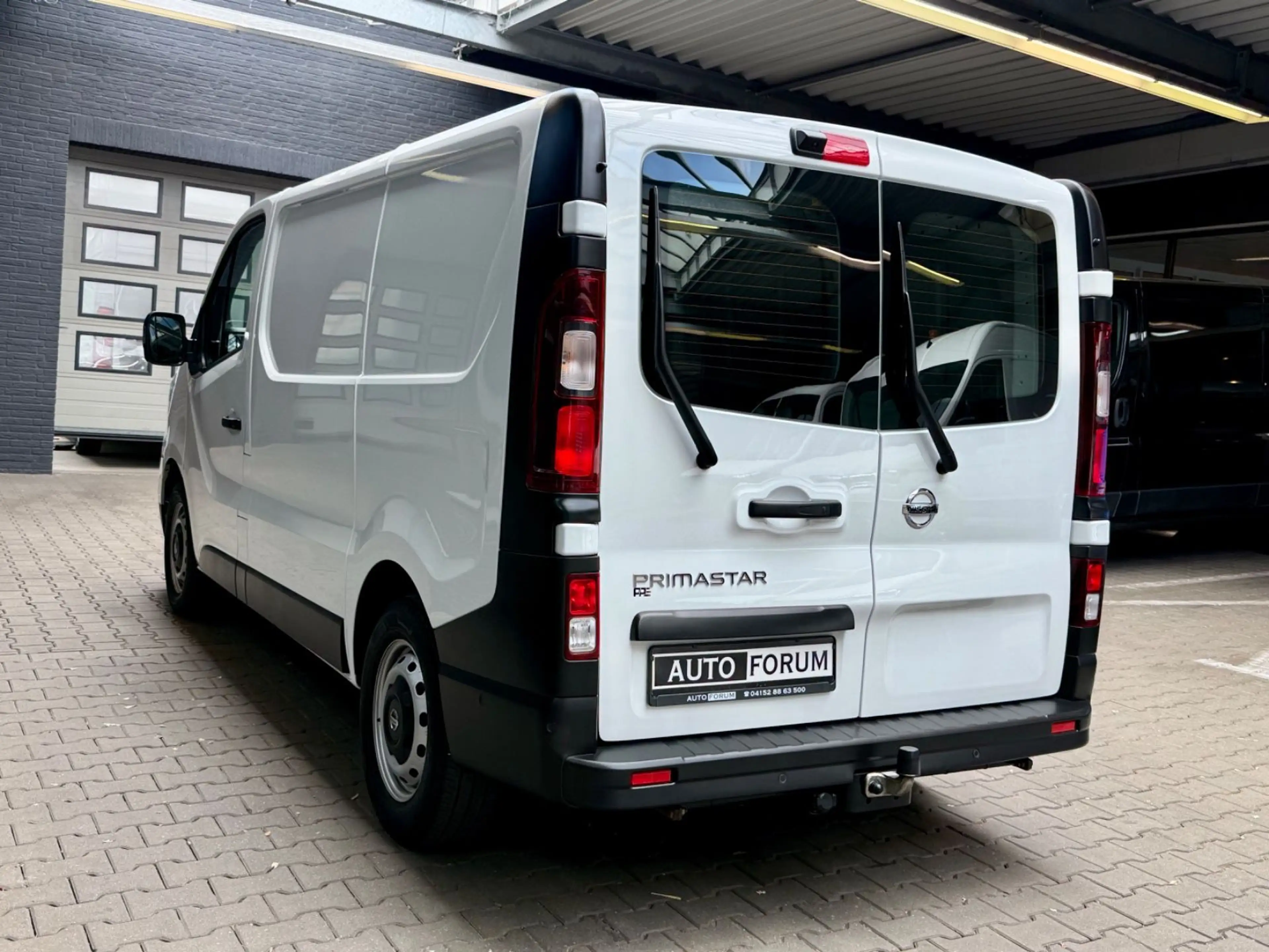 Nissan Primastar 2.0 D L1H1 AUTOMATIK AHK NAVI LED CAM — photo 7