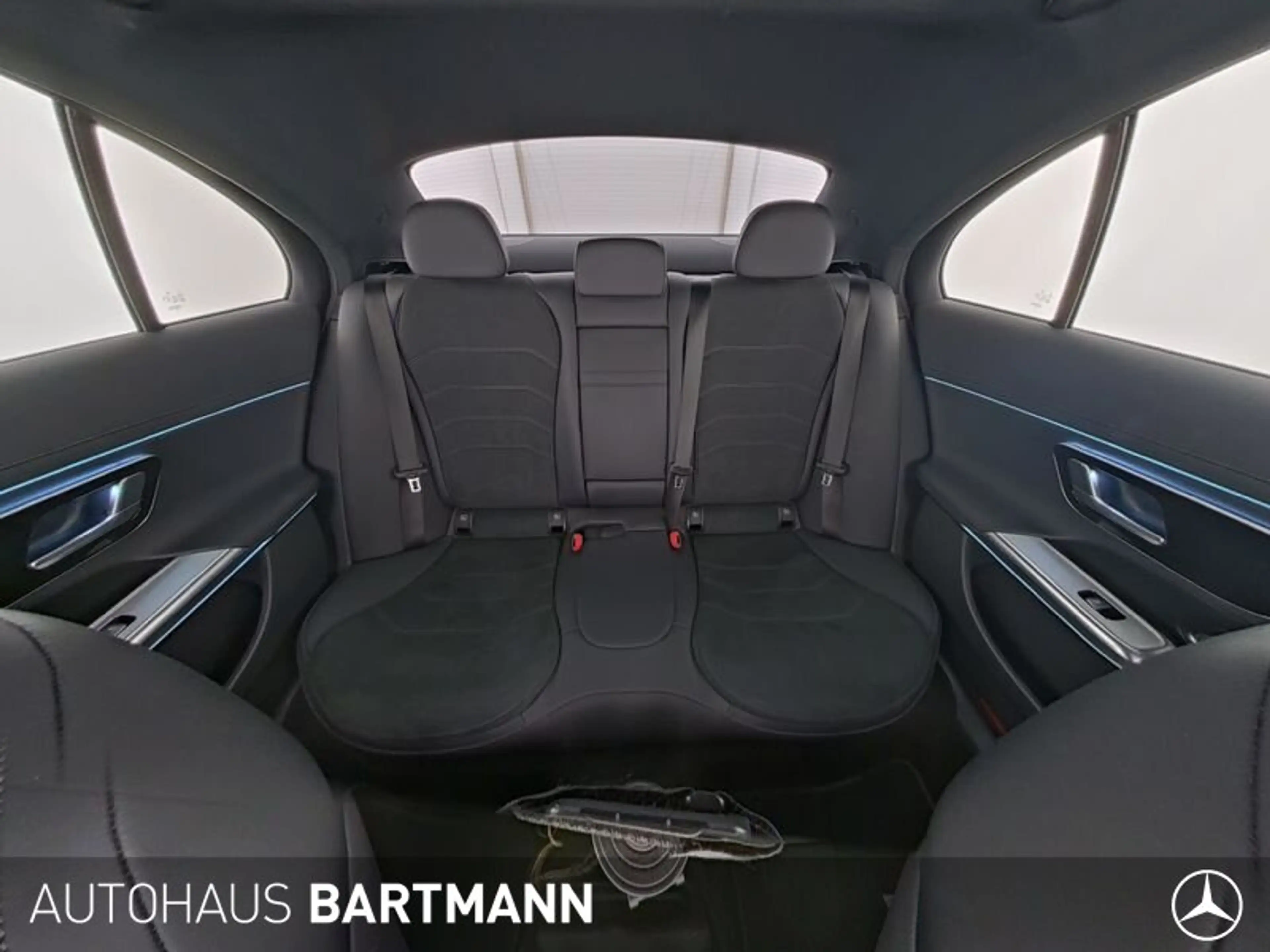 Mercedes-Benz E 200 E 200 4MATIC Limousine AMG Line Advanced Plus — photo 10