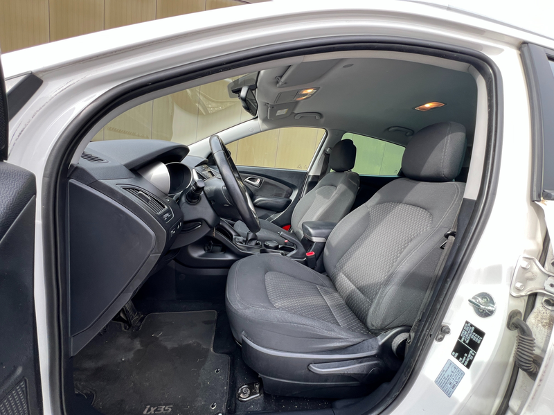 Hyundai iX35 1.6 2WD Rückfahrkamera PDC 1-Hand* — photo 12