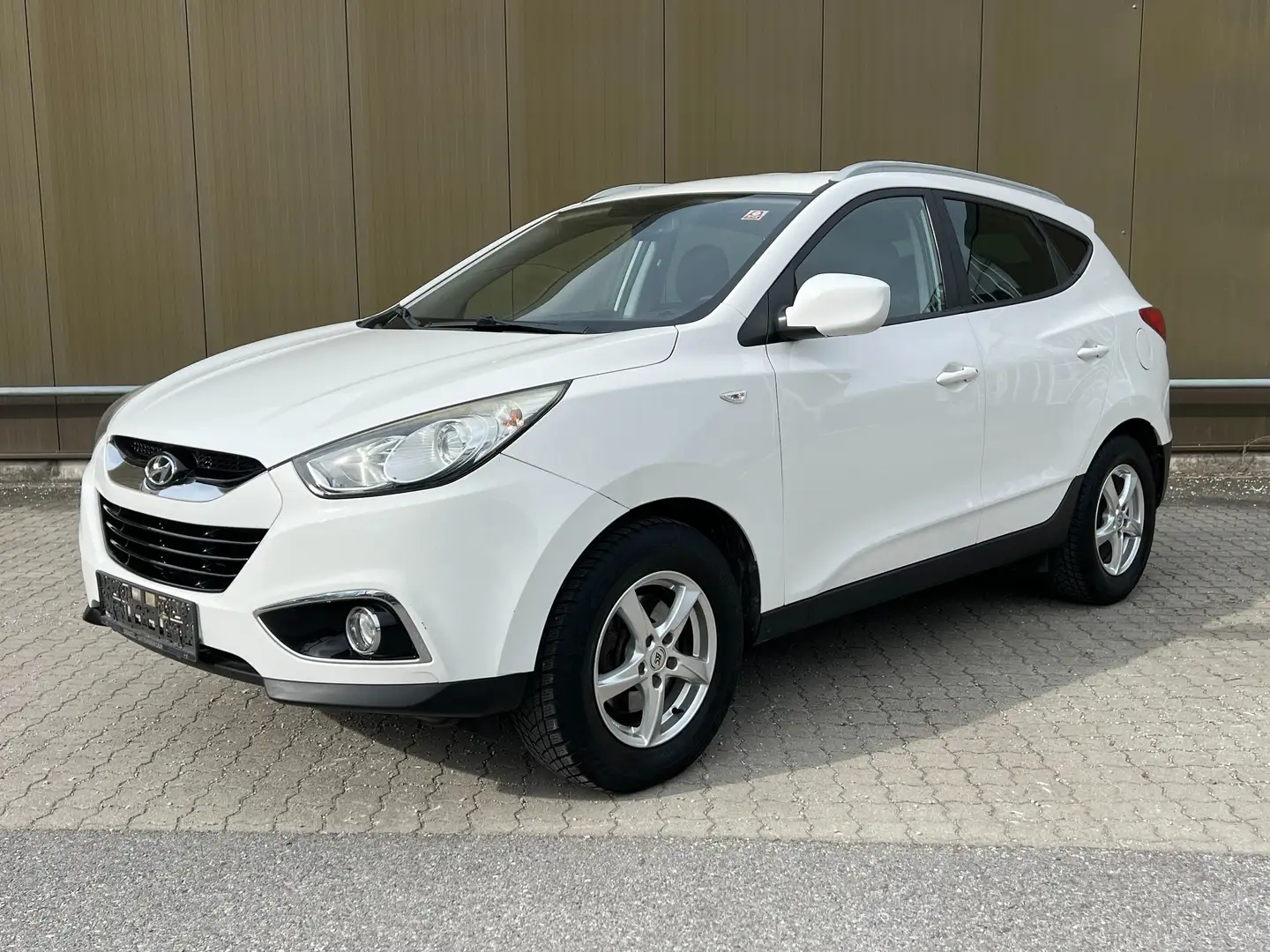 Hyundai iX35 1.6 Benzin 2WD Rückfahrkamera PDC 1-Hand* Weiß - 1