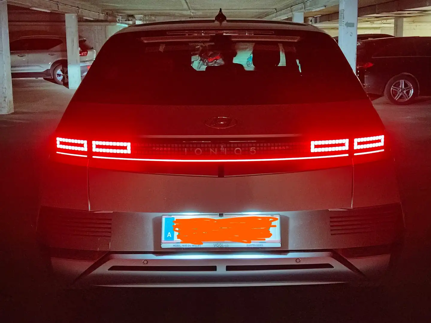 Hyundai IONIQ 5 Ioniq 5Elektro 73kWh FirstEditionLongRangeAWD Aut Grau - 2