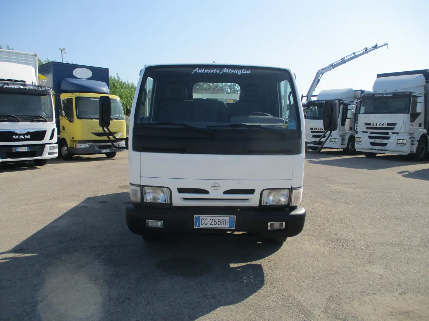 Nissan Cabstar 3000 120CV CASSONE FISSO PASSO CORTO 3.10 METRI Weiß - 2