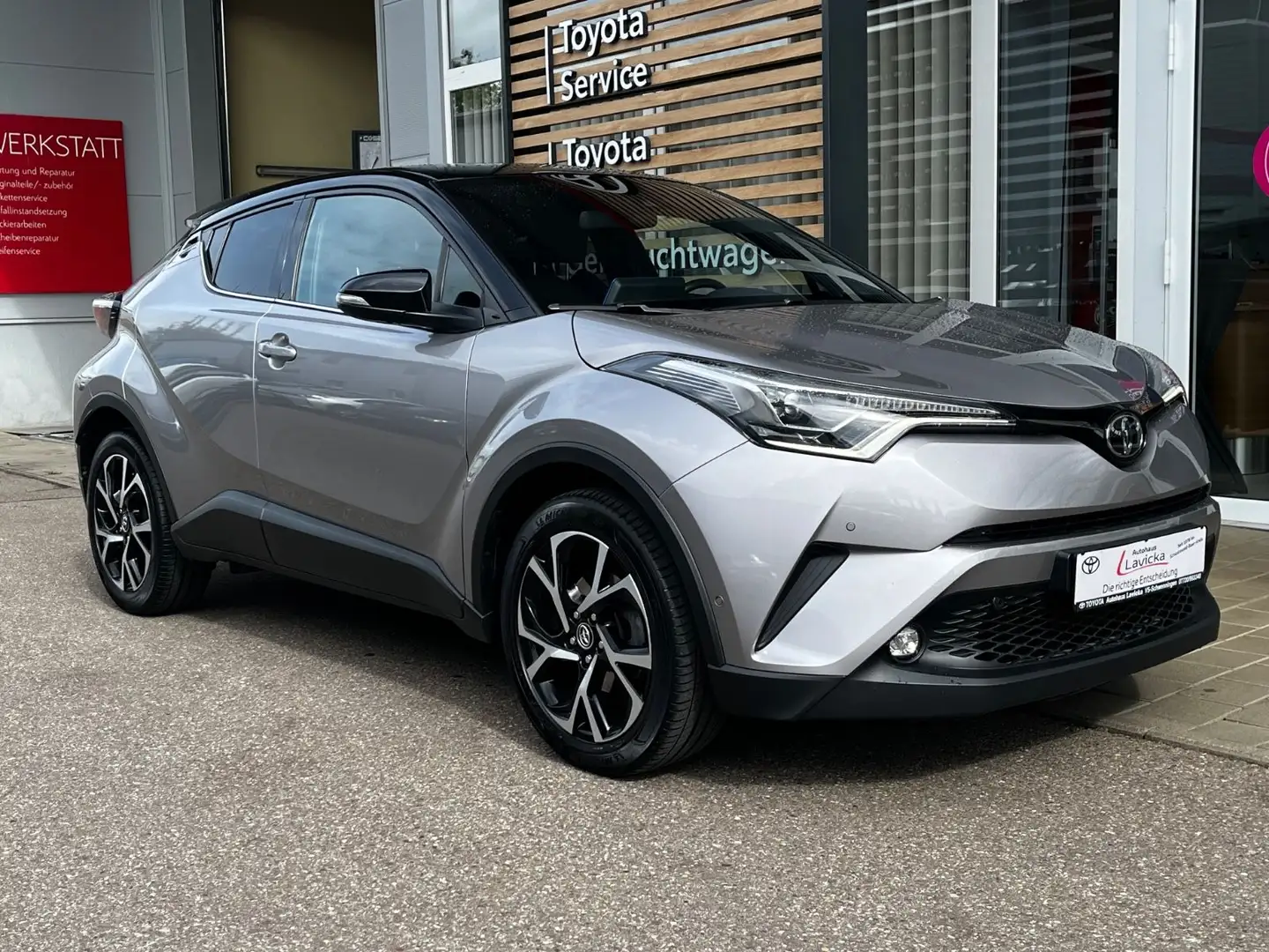 Toyota C-HR Style Selection Серый - 1