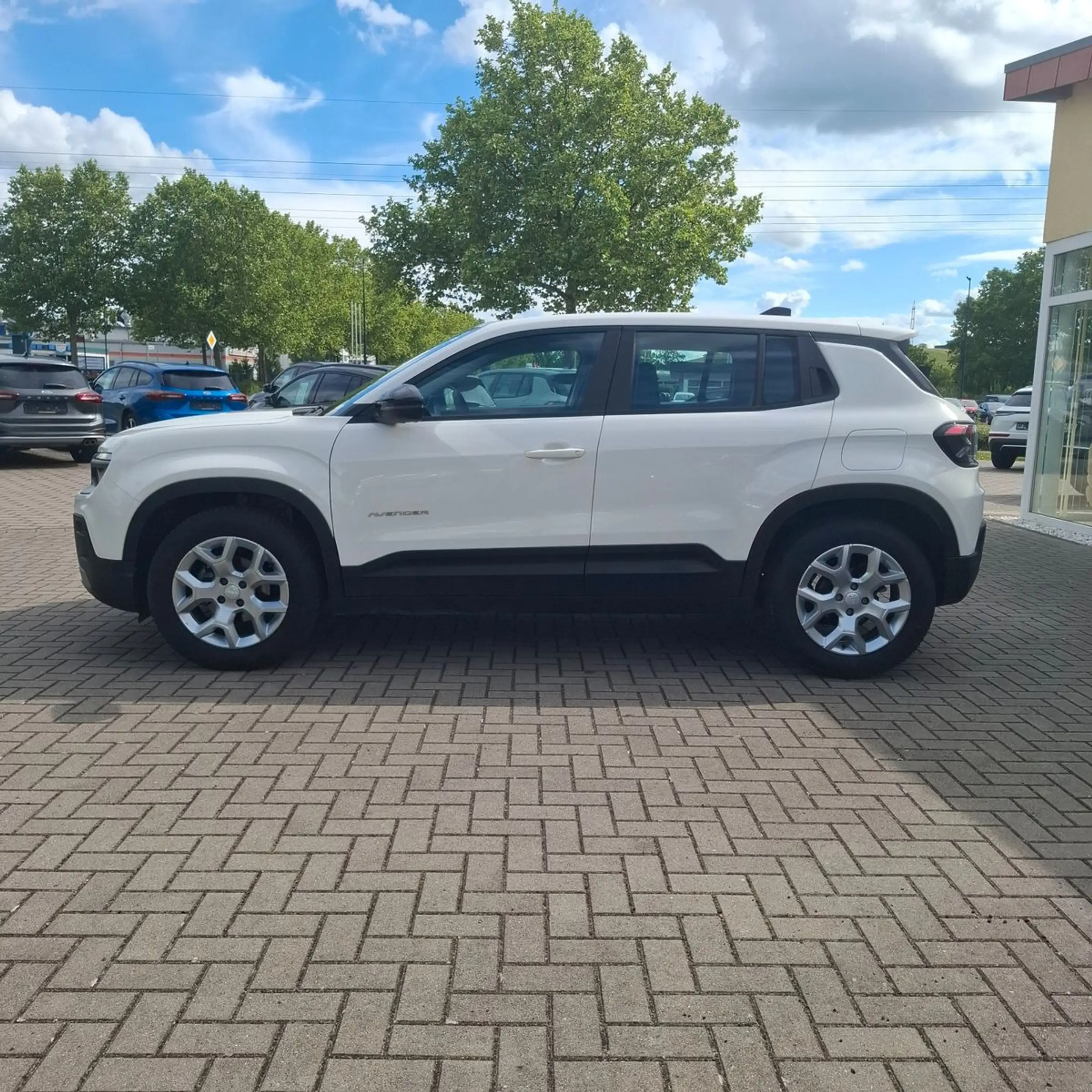 Jeep Avenger Altitude — photo 3