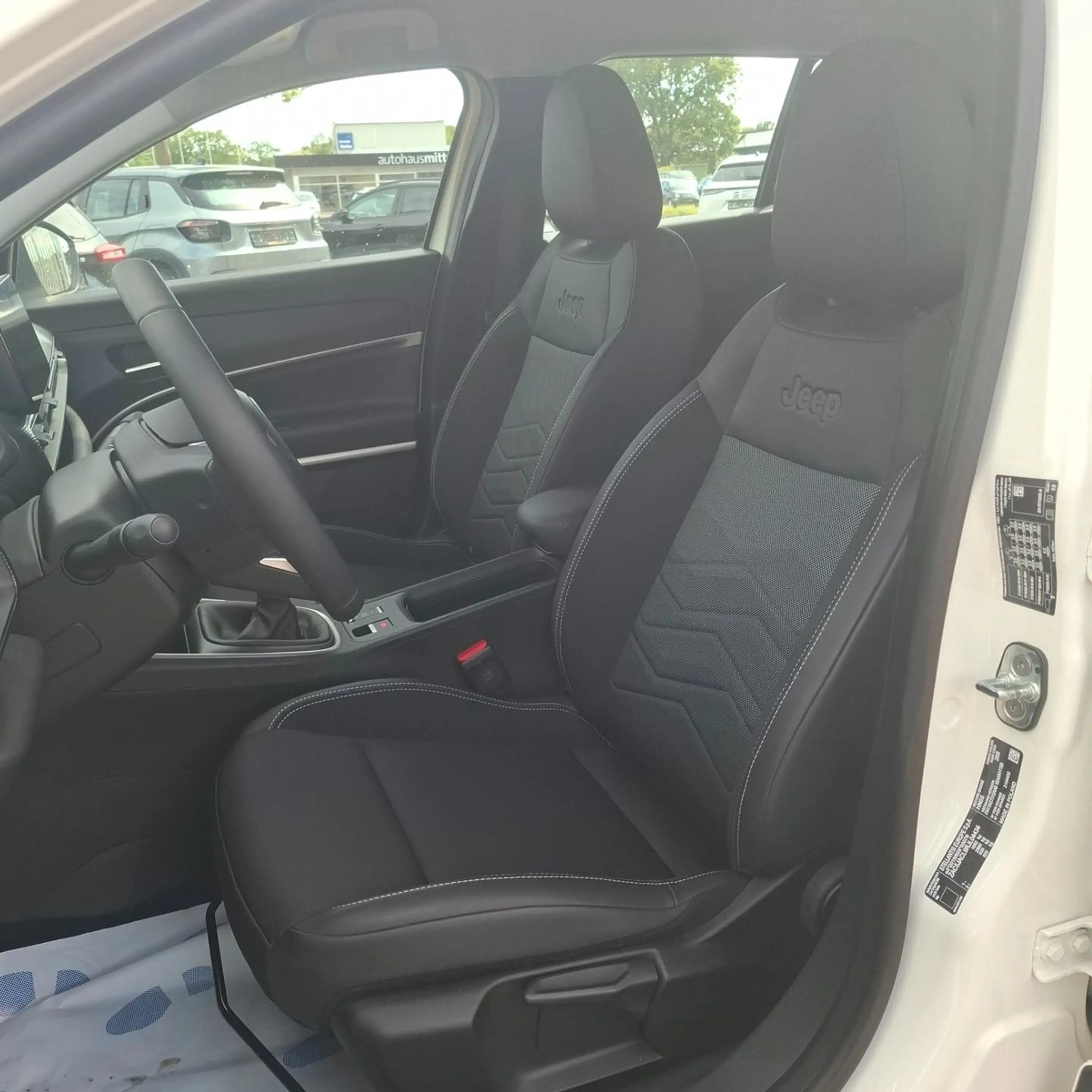 Jeep Avenger Altitude — photo 10