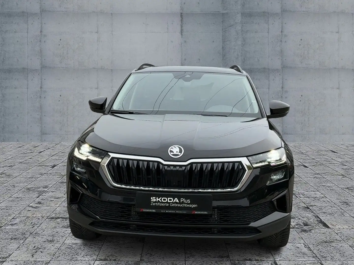 Skoda Karoq 1.5 TSI DSG TOUR MATRIX+NAVI+AHK+PANO+360° Schwarz - 2