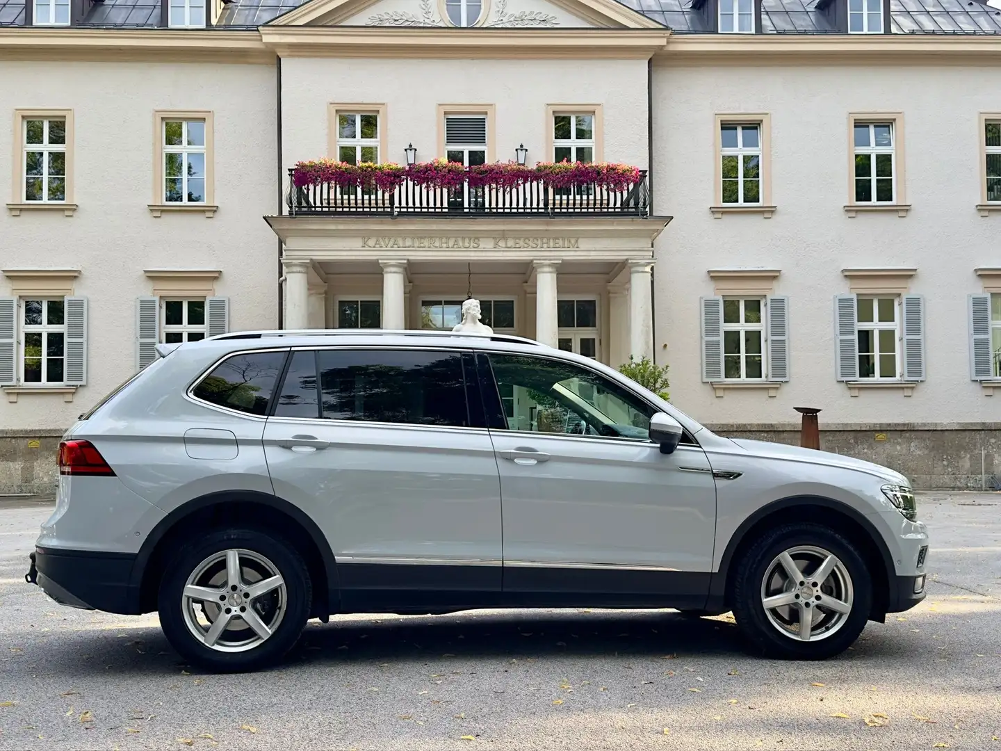 Volkswagen Tiguan Allspace Comfortline 4Motion Finanzierung möglich! Grau - 2