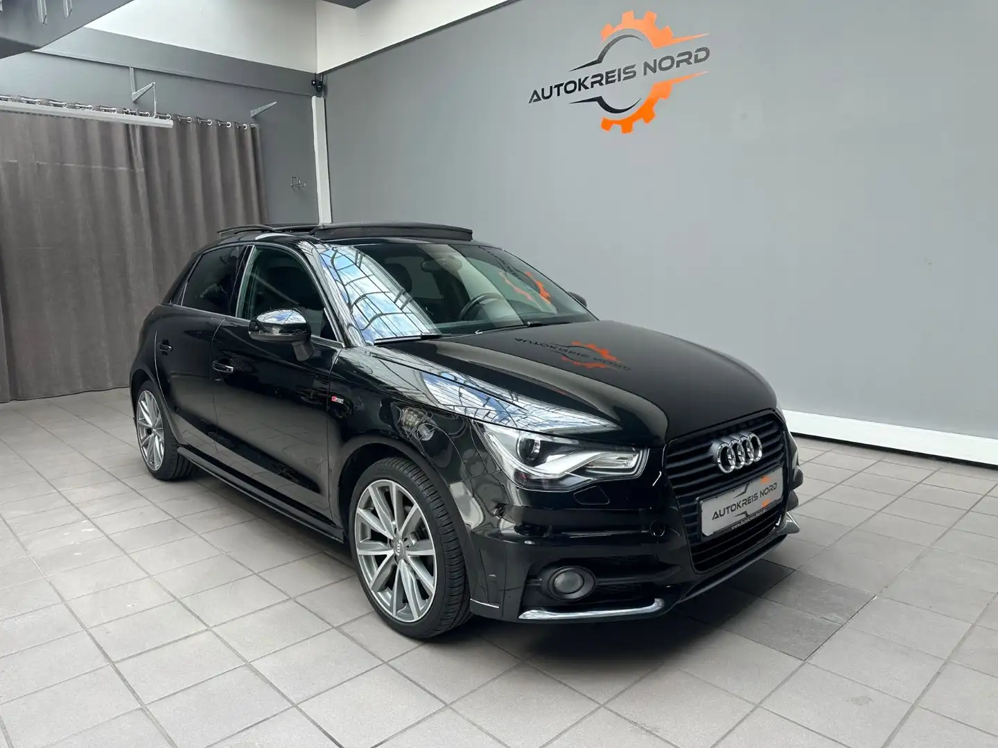 Audi A1 Sportback 1.6 TDI S Line +HU NEU+PANO+AUTOMAT Negro - 2