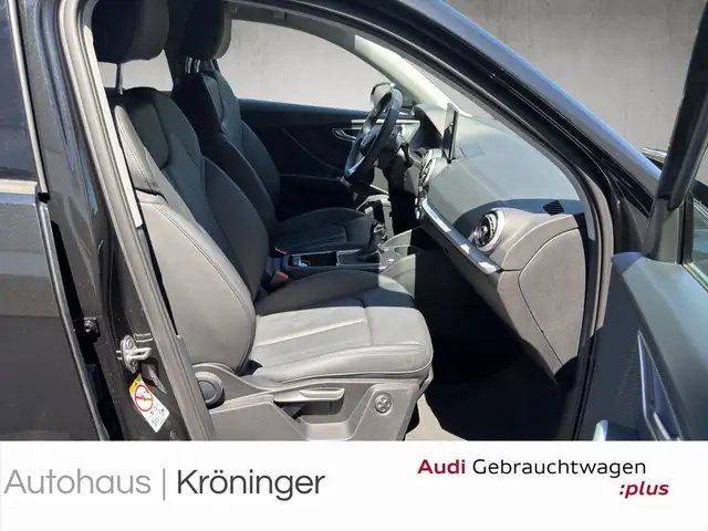 Audi Q2 view 9