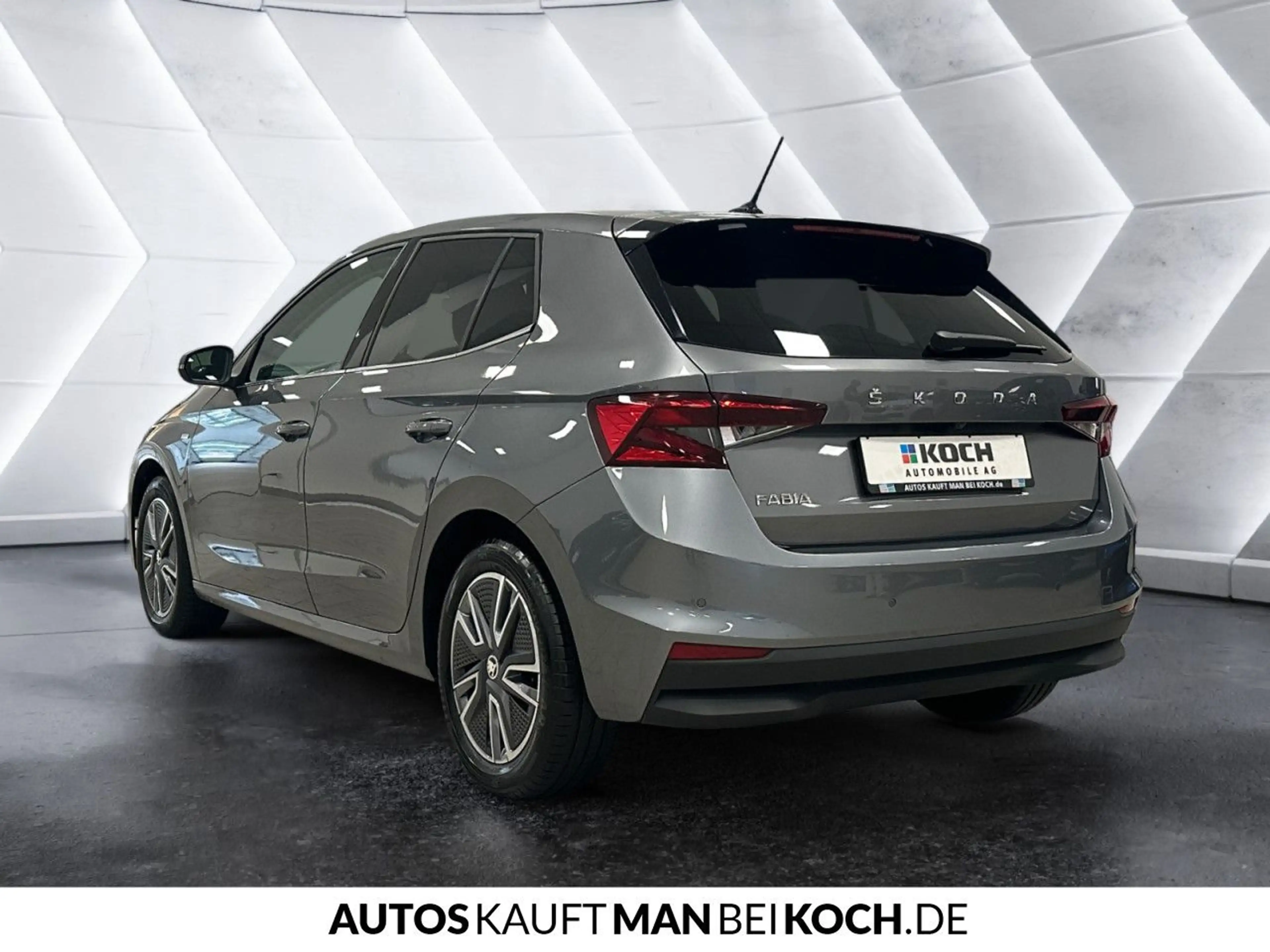 Skoda Fabia 1.0 TSI TOUR LED PDC KAMERA ACC SMARTLINK — photo 4