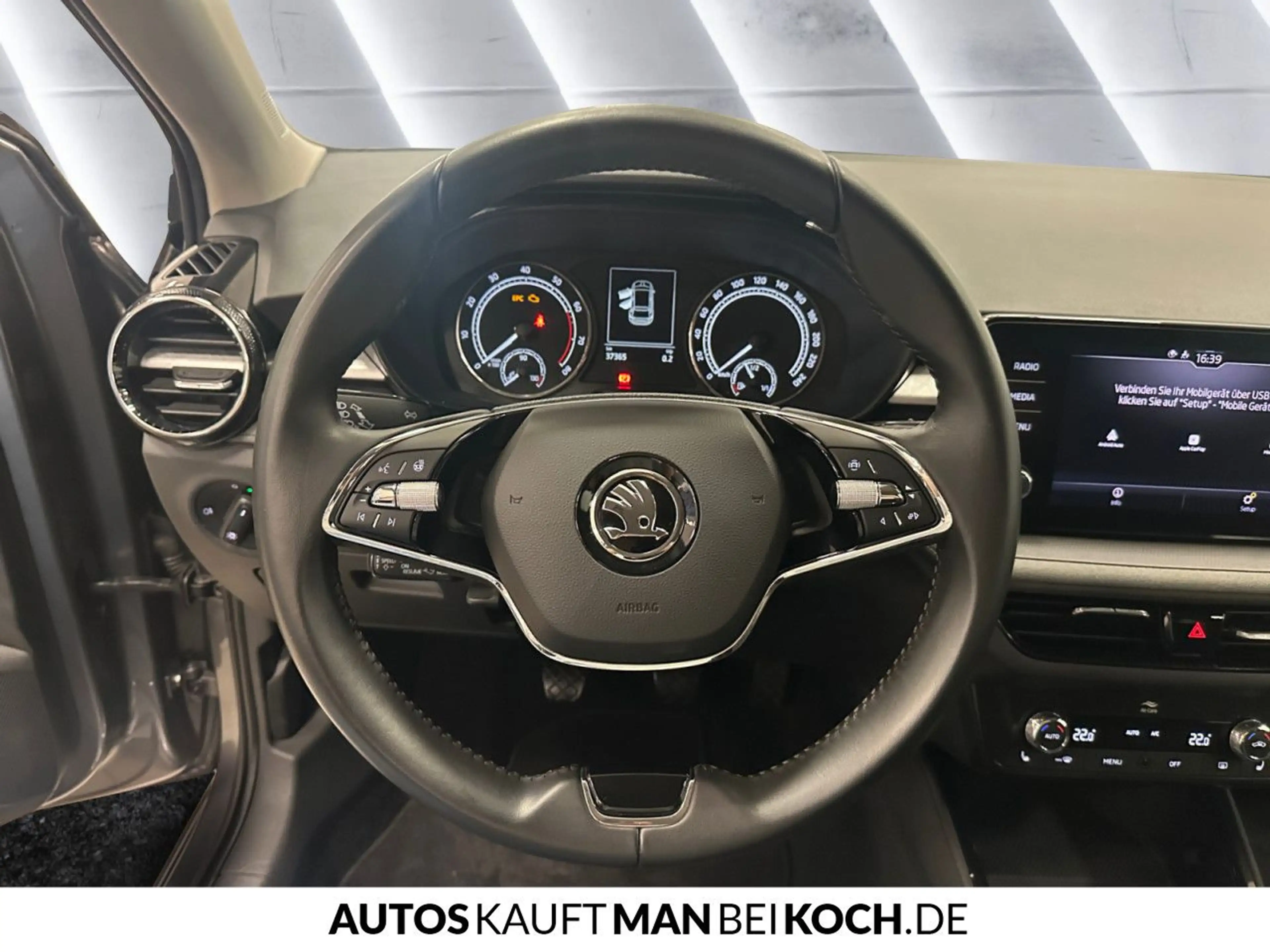 Skoda Fabia 1.0 TSI TOUR LED PDC KAMERA ACC SMARTLINK — photo 10