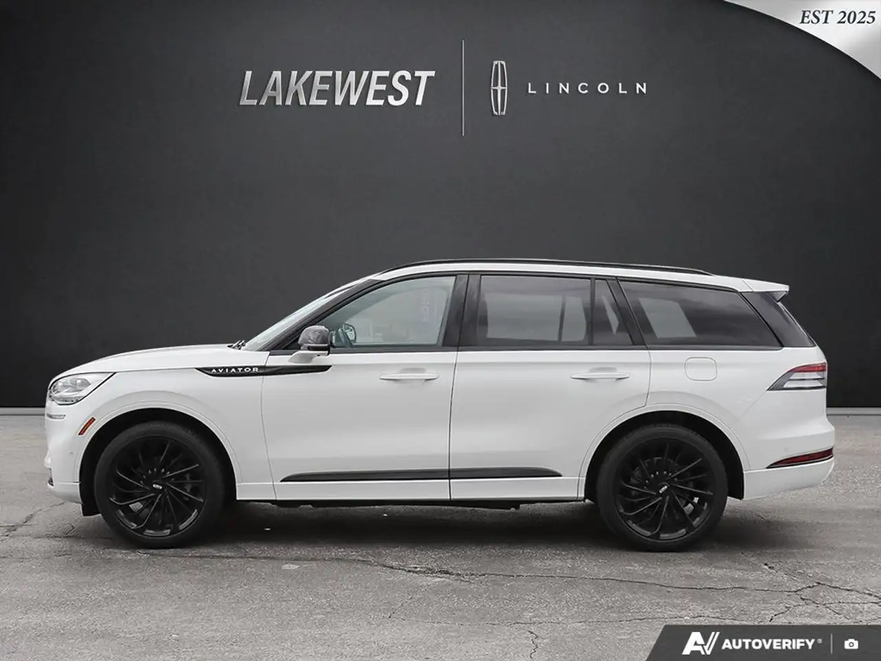 Lincoln Aviator снимка Lincoln Aviator