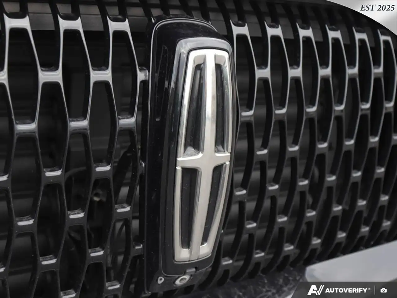 Lincoln Aviator снимка Lincoln Aviator