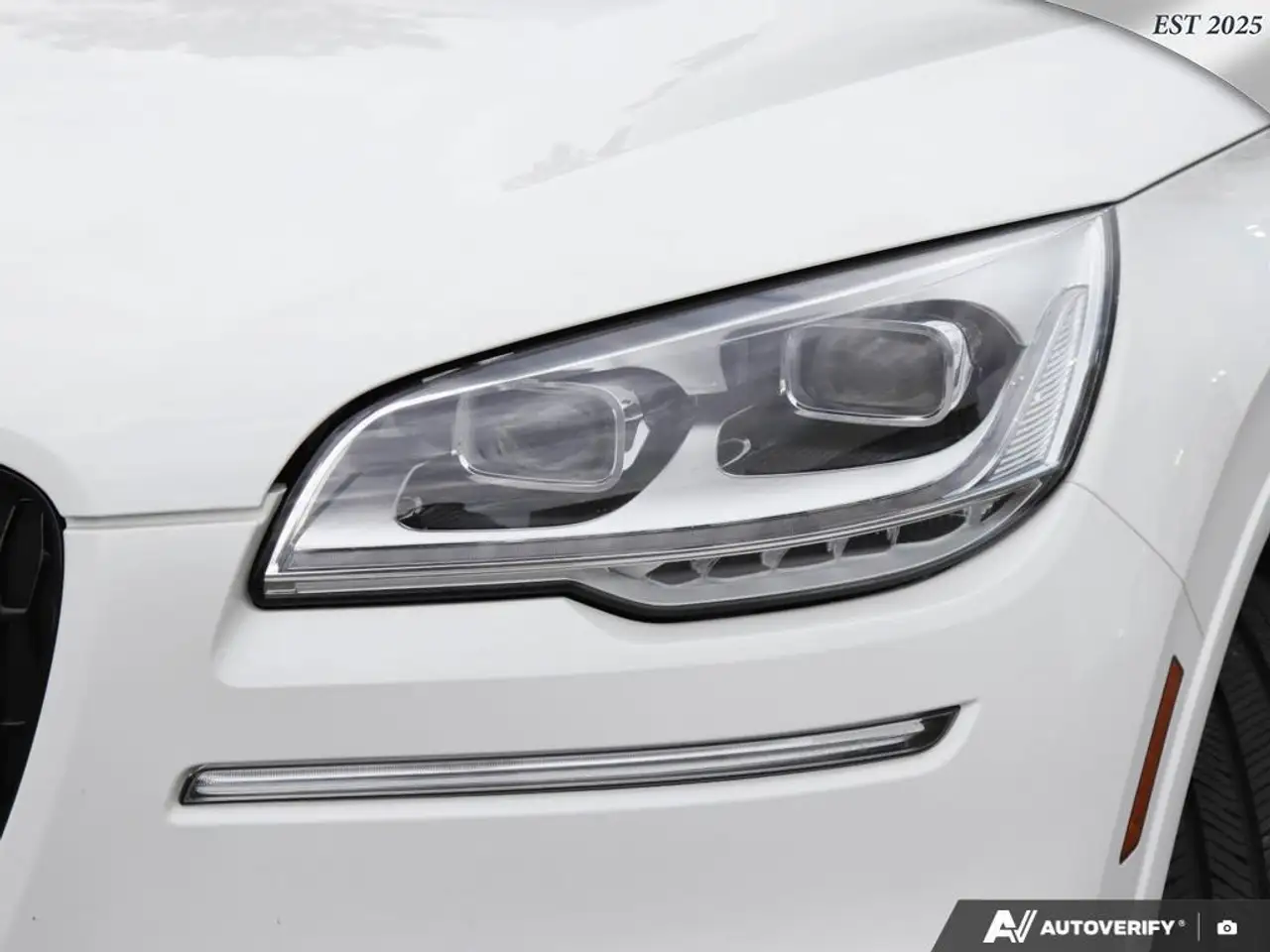 Lincoln Aviator снимка Lincoln Aviator
