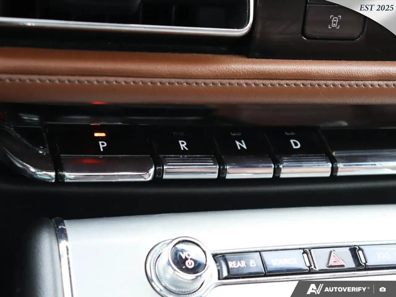 Lincoln Aviator снимка Lincoln Aviator