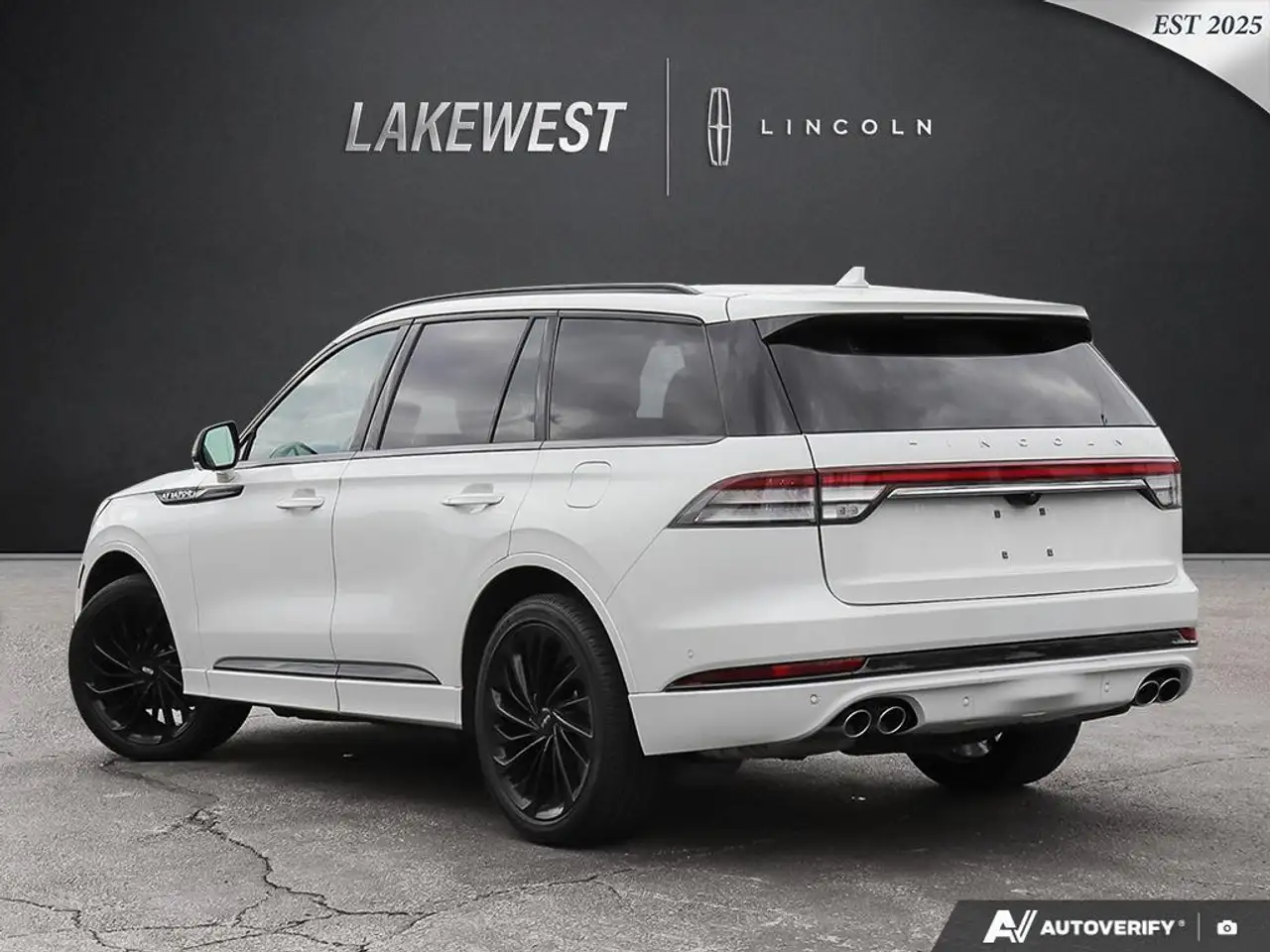 Lincoln Aviator снимка Lincoln Aviator
