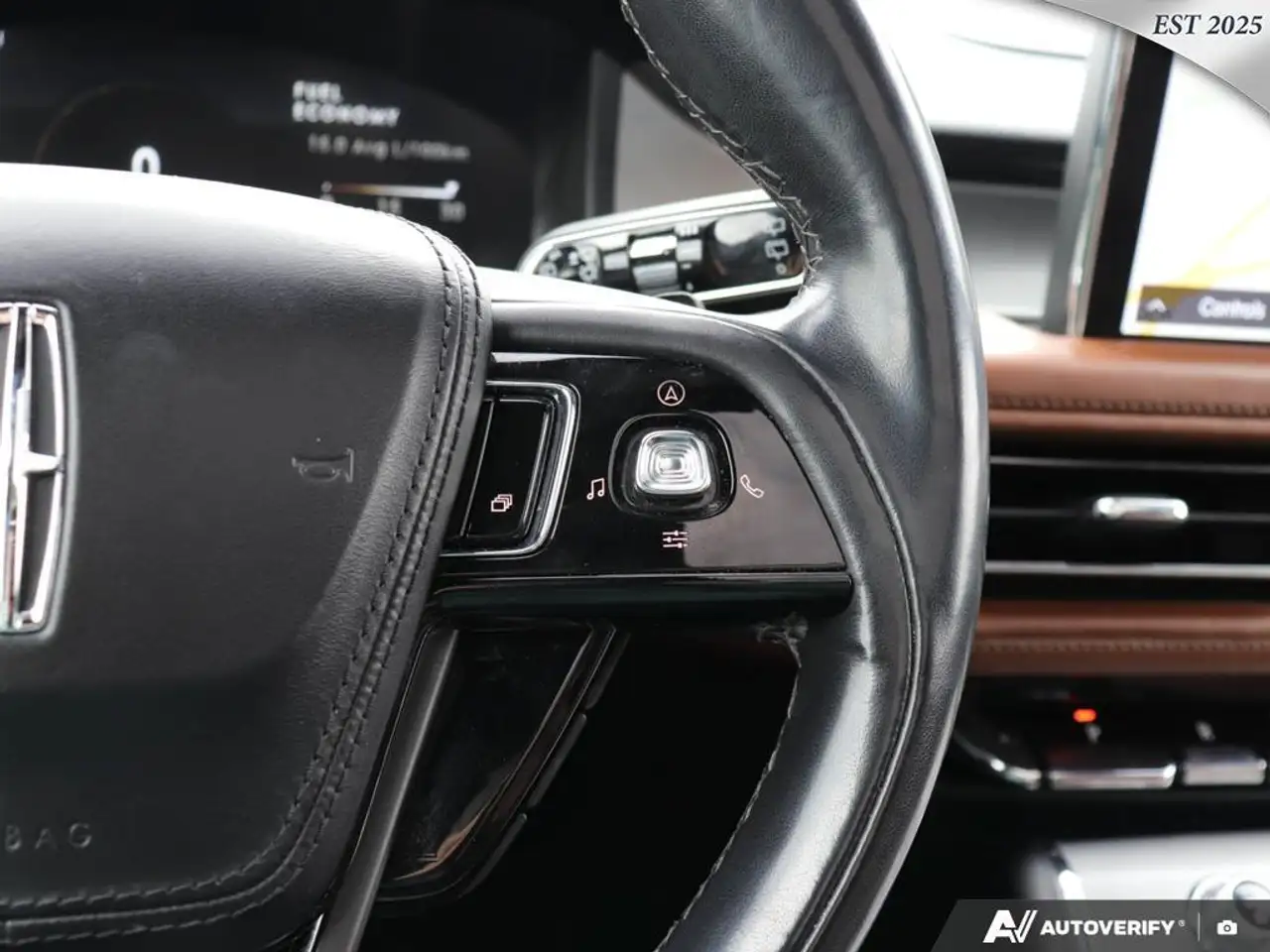 Lincoln Aviator снимка Lincoln Aviator
