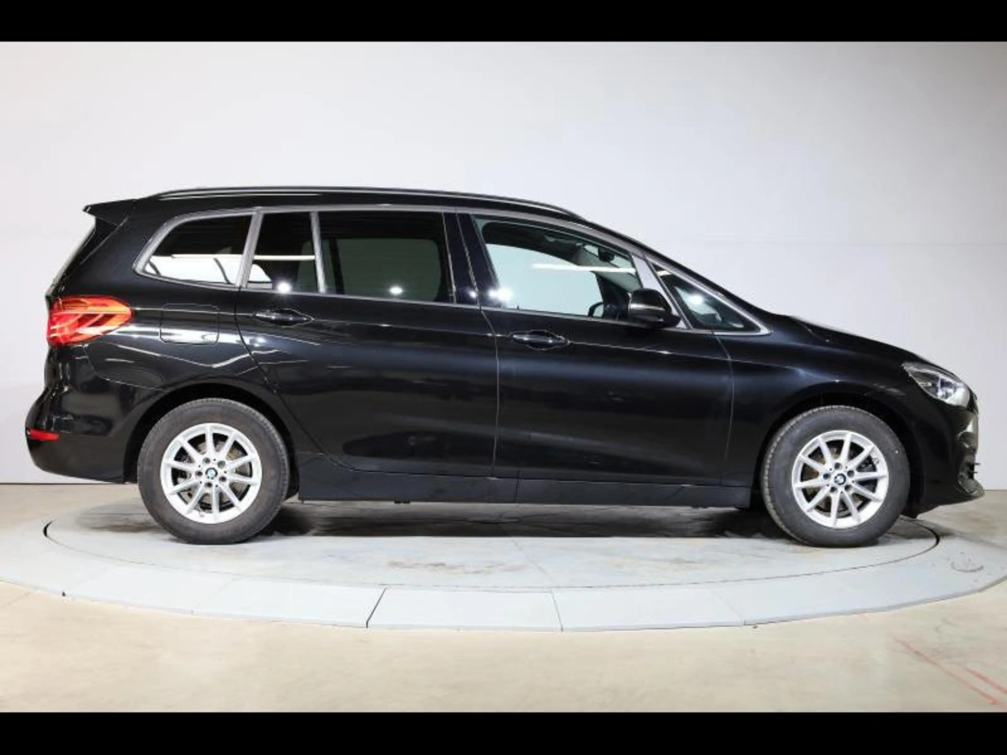 BMW 216 d Gran Tourer — photo 3