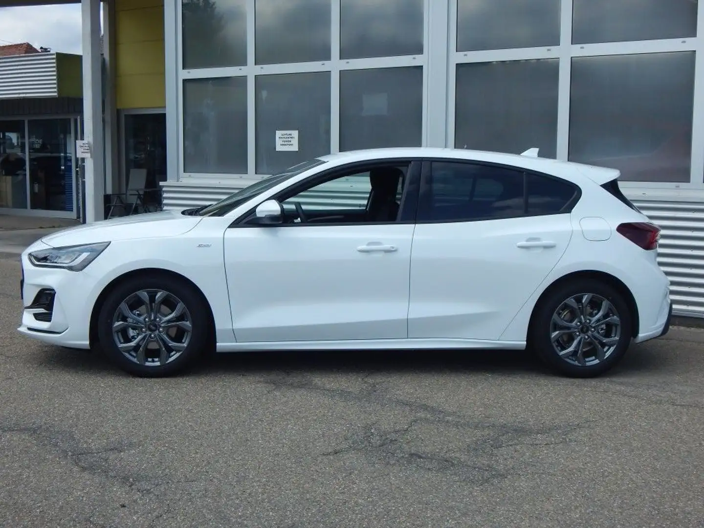 Ford Focus 1.0 EcoBoost Hybrid ST-LINE Weiß - 2