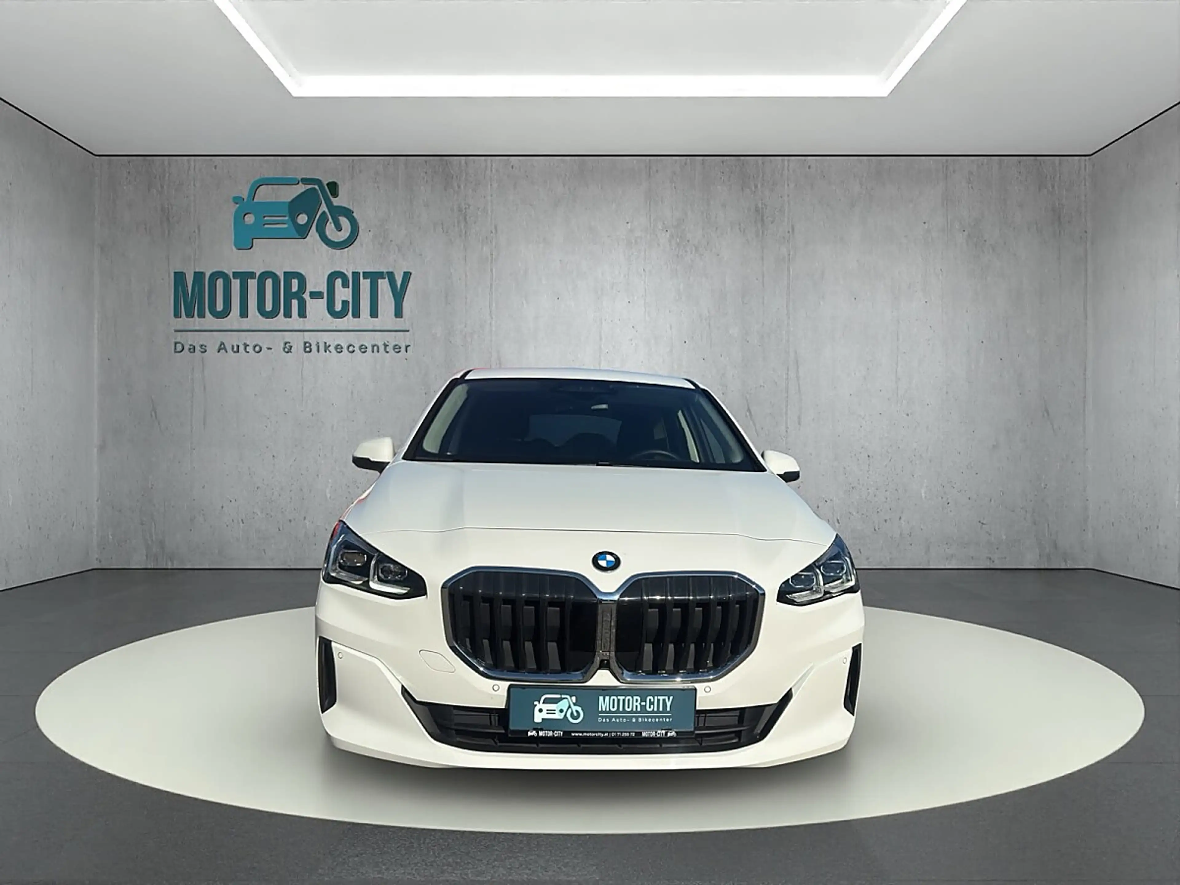 BMW 218 d — photo 3