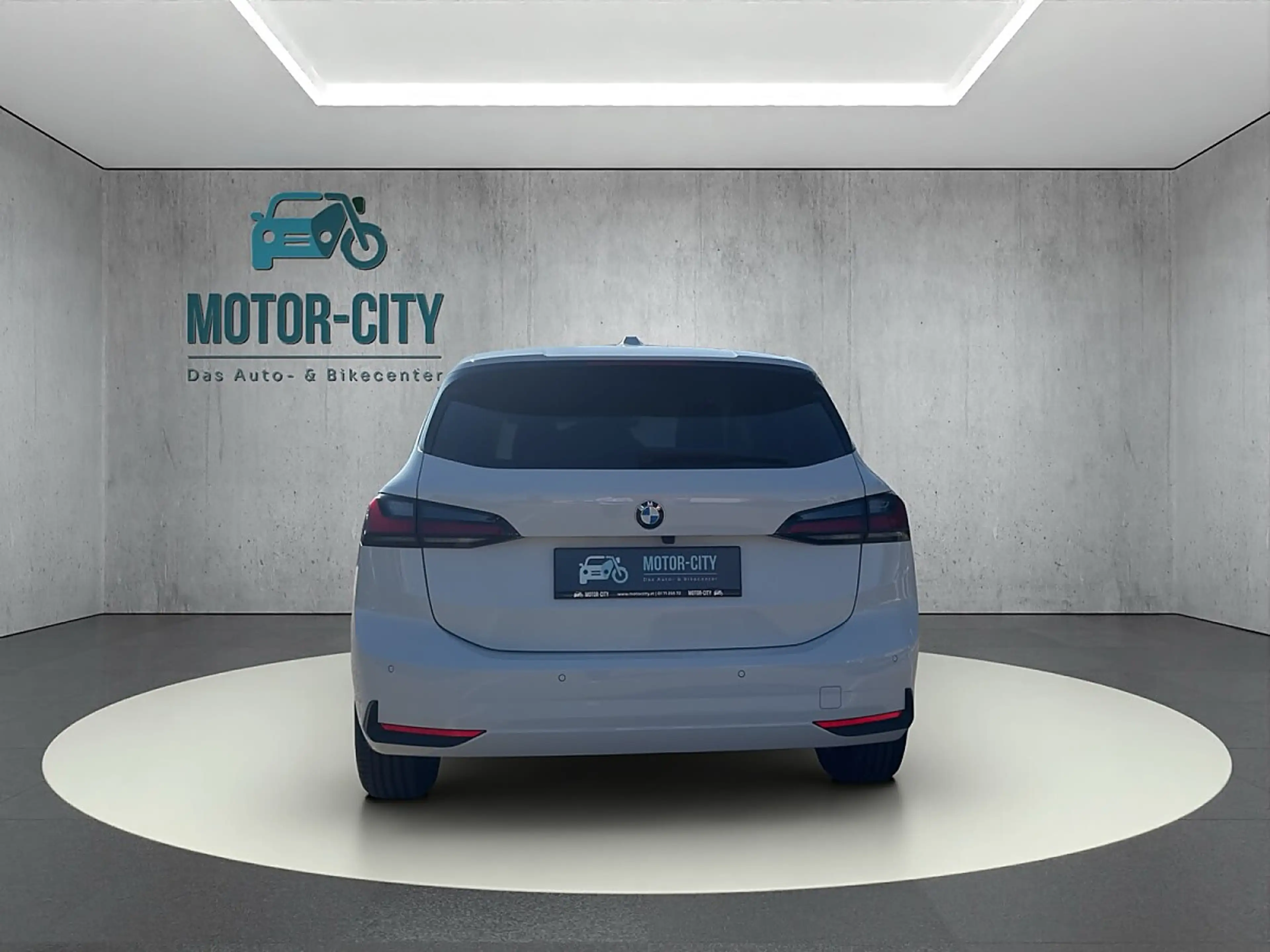 BMW 218 d — photo 6