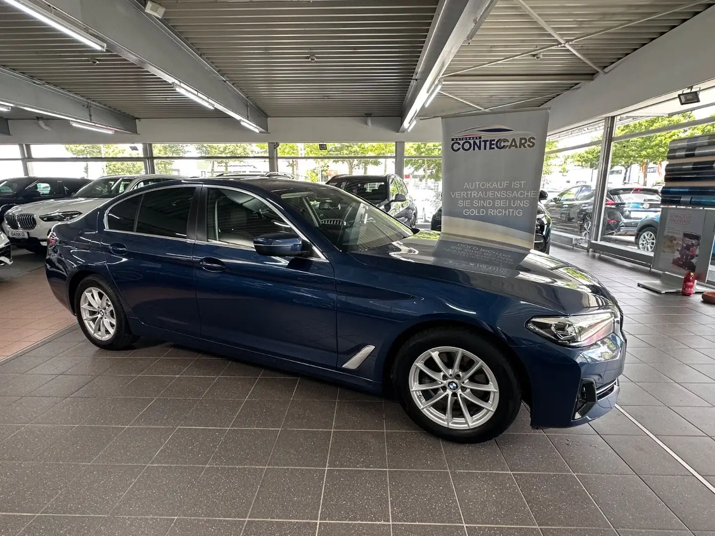 BMW 520 d Lim. Business AHK+GSD+HuD+SH+HiFi+4Z+KAM Bleu - 1