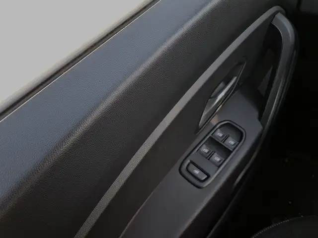 Dacia Duster view 12