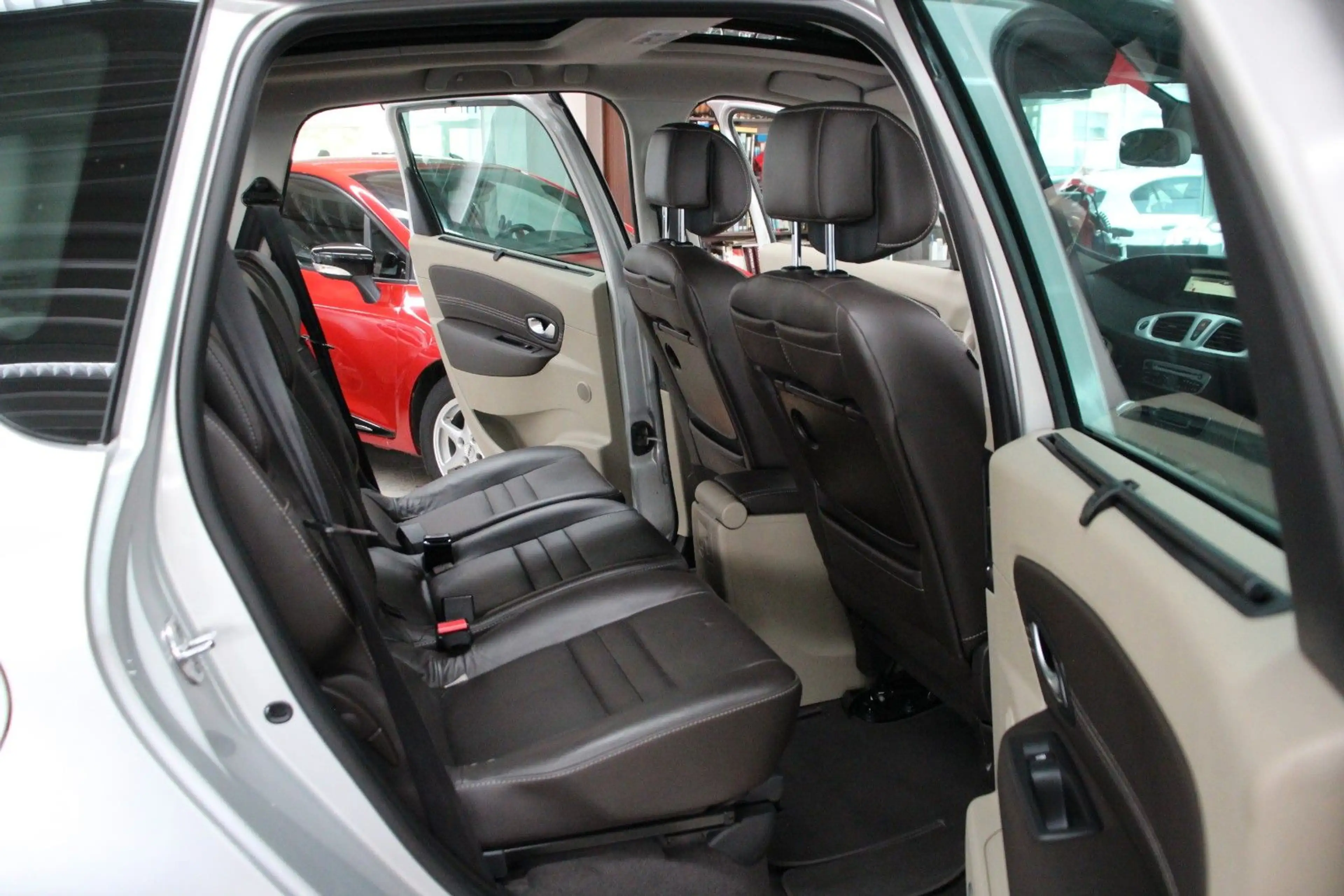 Renault Scenic III Luxe *Leder/Panorama/Temp.* — photo 14