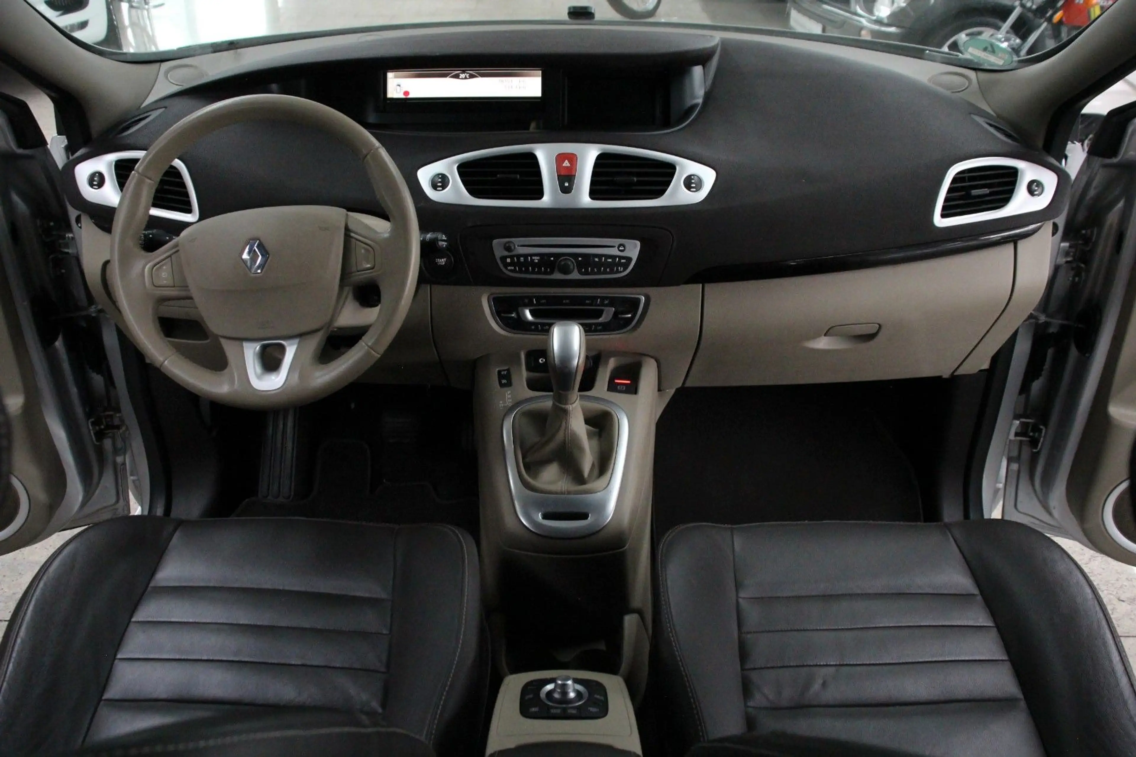 Renault Scenic III Luxe *Leder/Panorama/Temp.* — photo 10