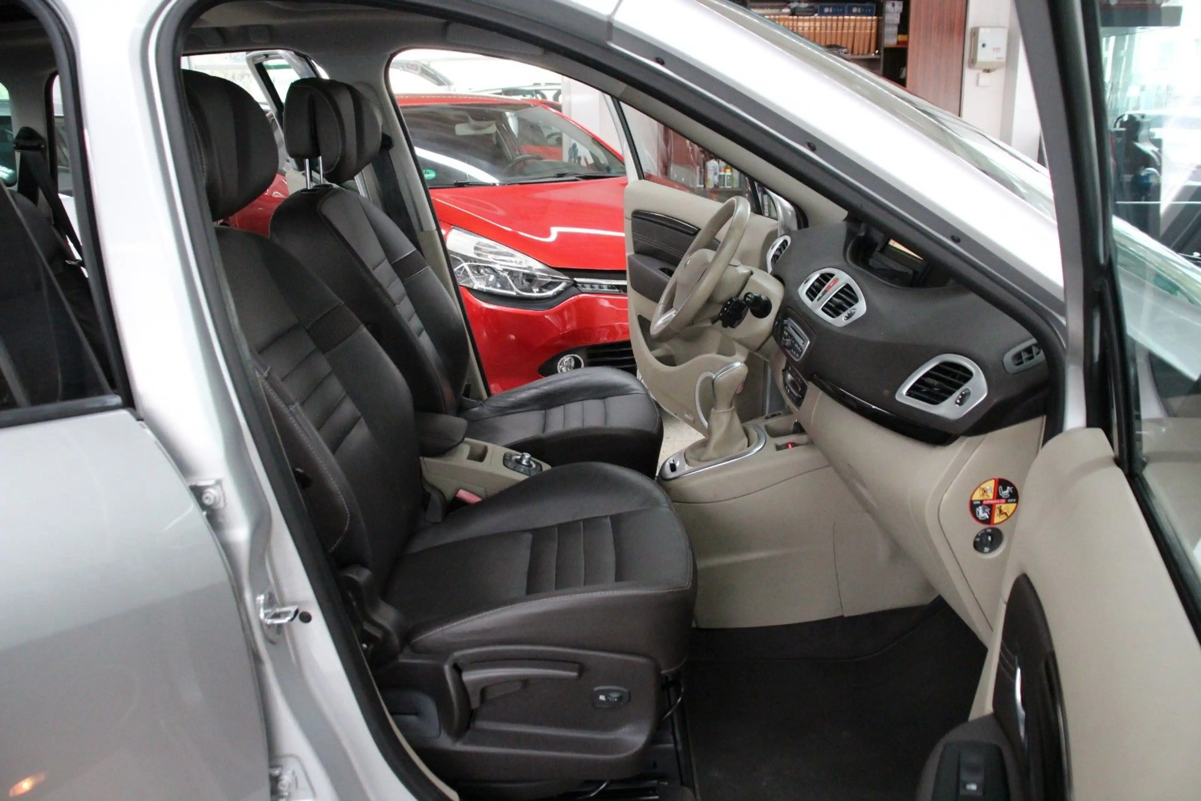Renault Scenic III Luxe *Leder/Panorama/Temp.* — photo 11