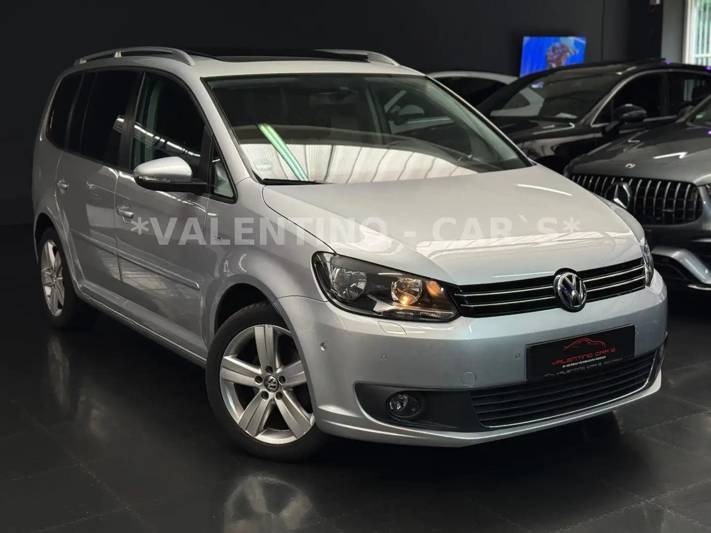 Volkswagen Touran Cup BMT/Panorama/Shz/Parklenkass/Shz/Alu/ Argent - 1