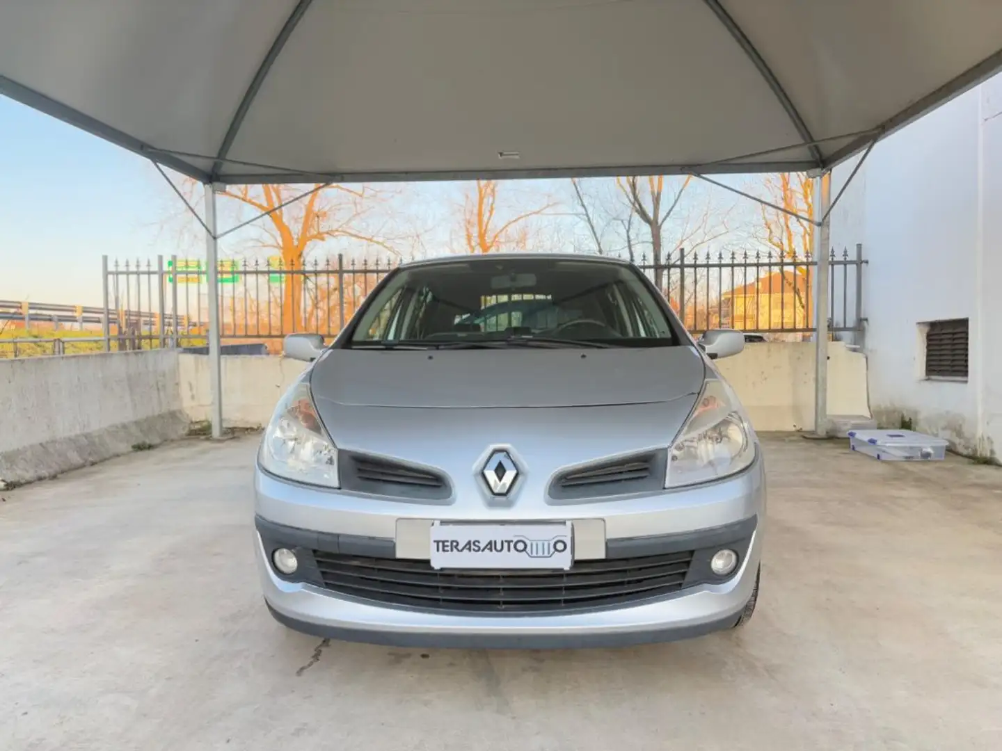 Renault Clio 1.2 16V 5 porte GPL FINO AL 09/2029 NEOPATENTATI Argento - 2