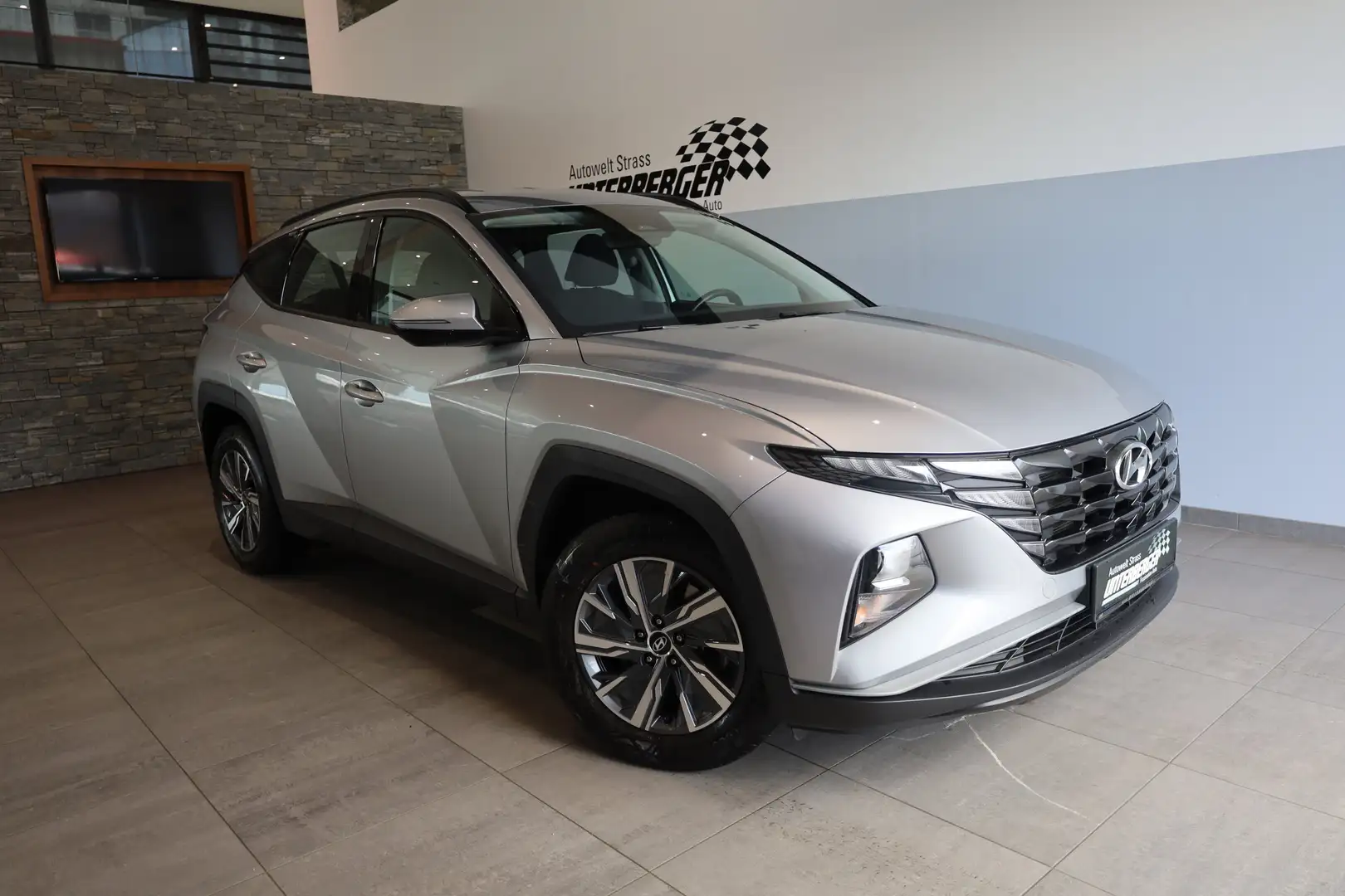 Hyundai TUCSON NX4 Tucson Smart Line 1,6 T-GDi 2WD Silber - 1