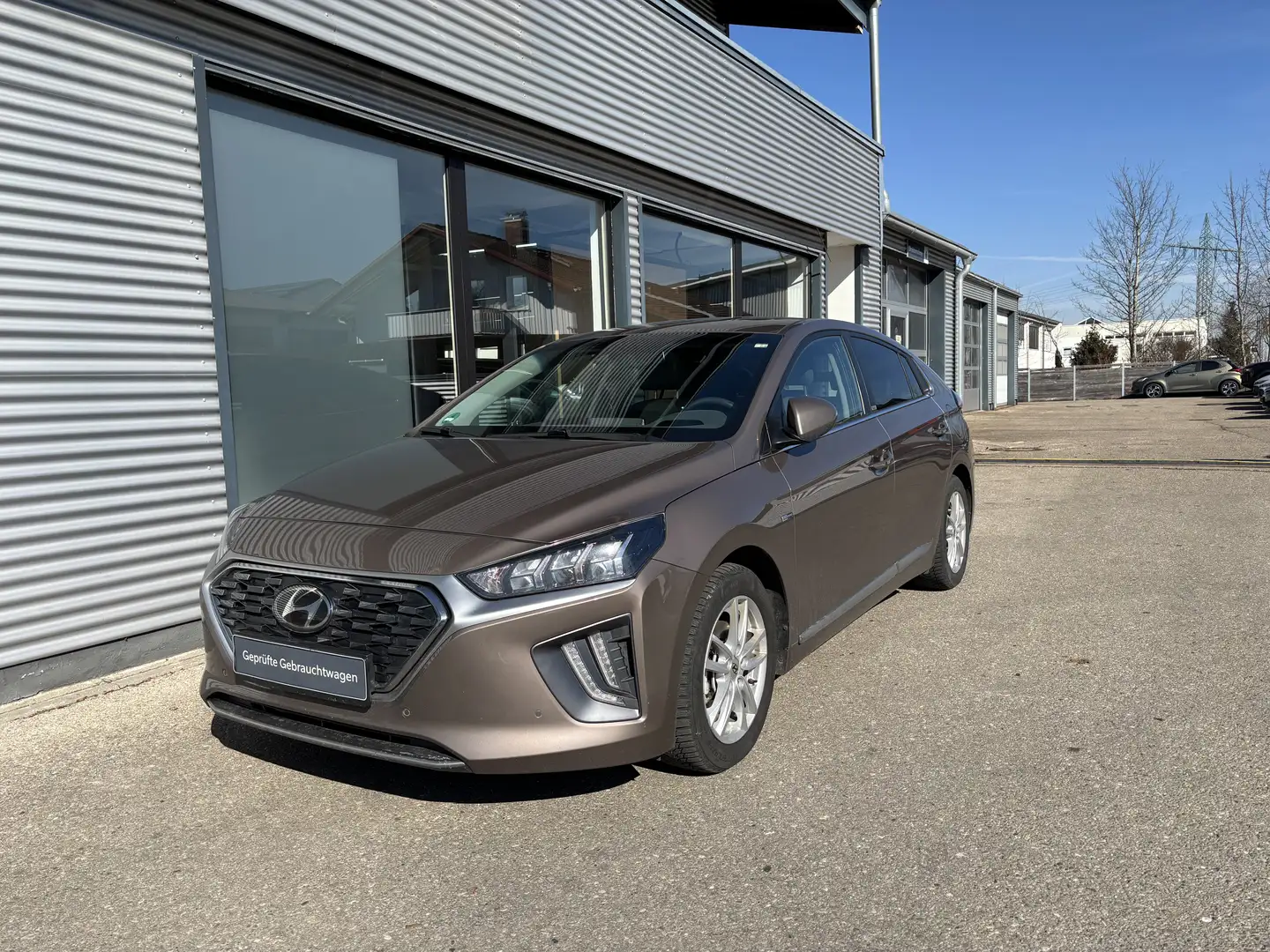 Hyundai IONIQ Premium Hybrid Beige - 1