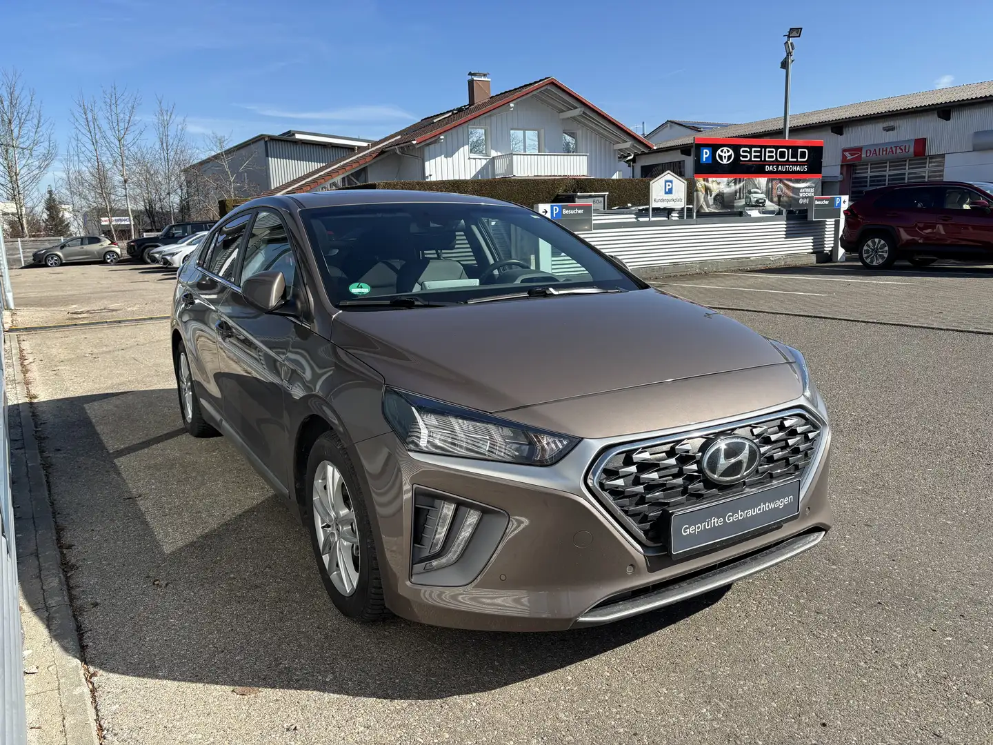 Hyundai IONIQ Premium Hybrid Beige - 2