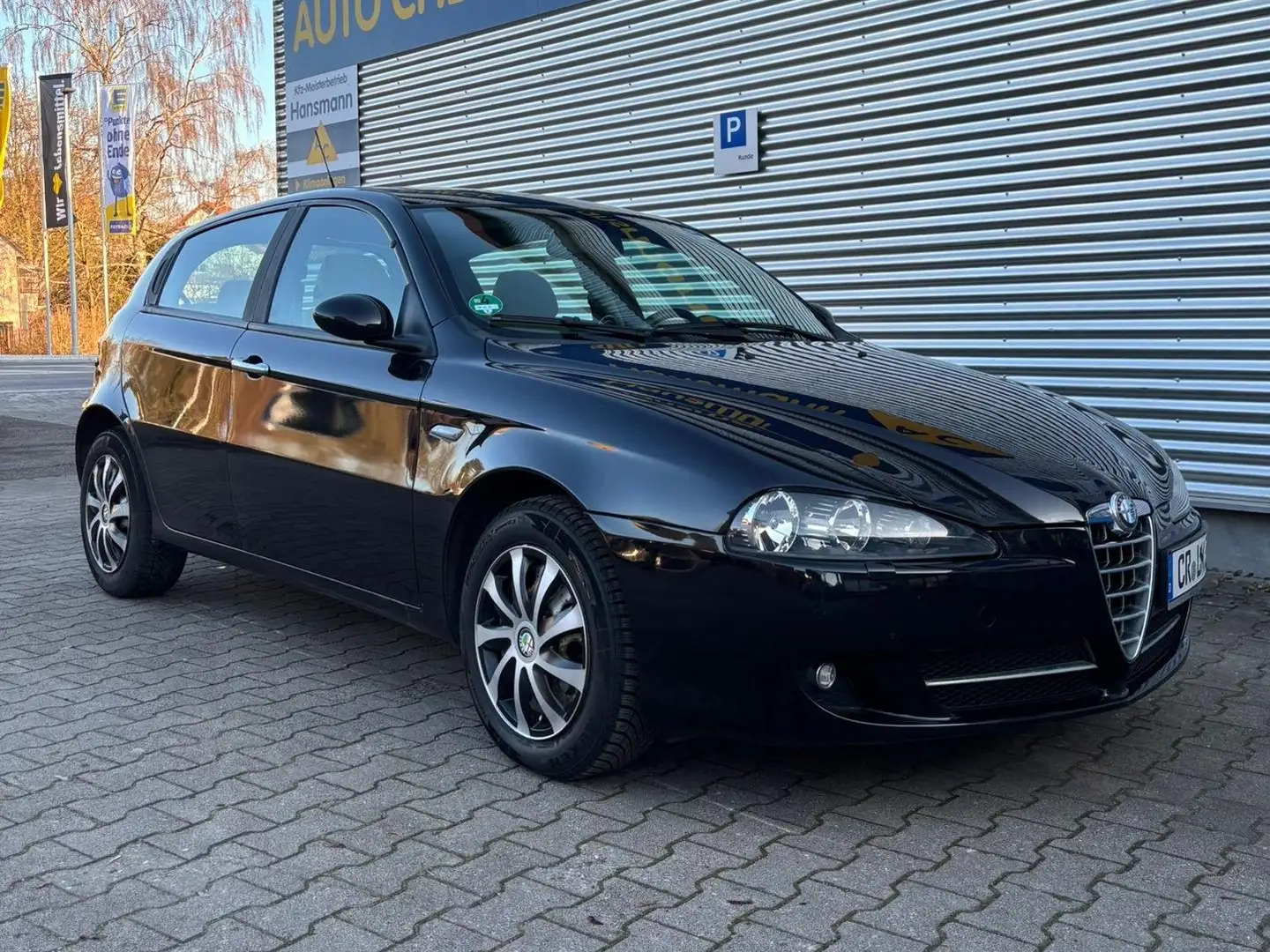 Alfa Romeo 147 147  5-Türer 1.6 Twin Spark ECO Progression Schwarz - 1