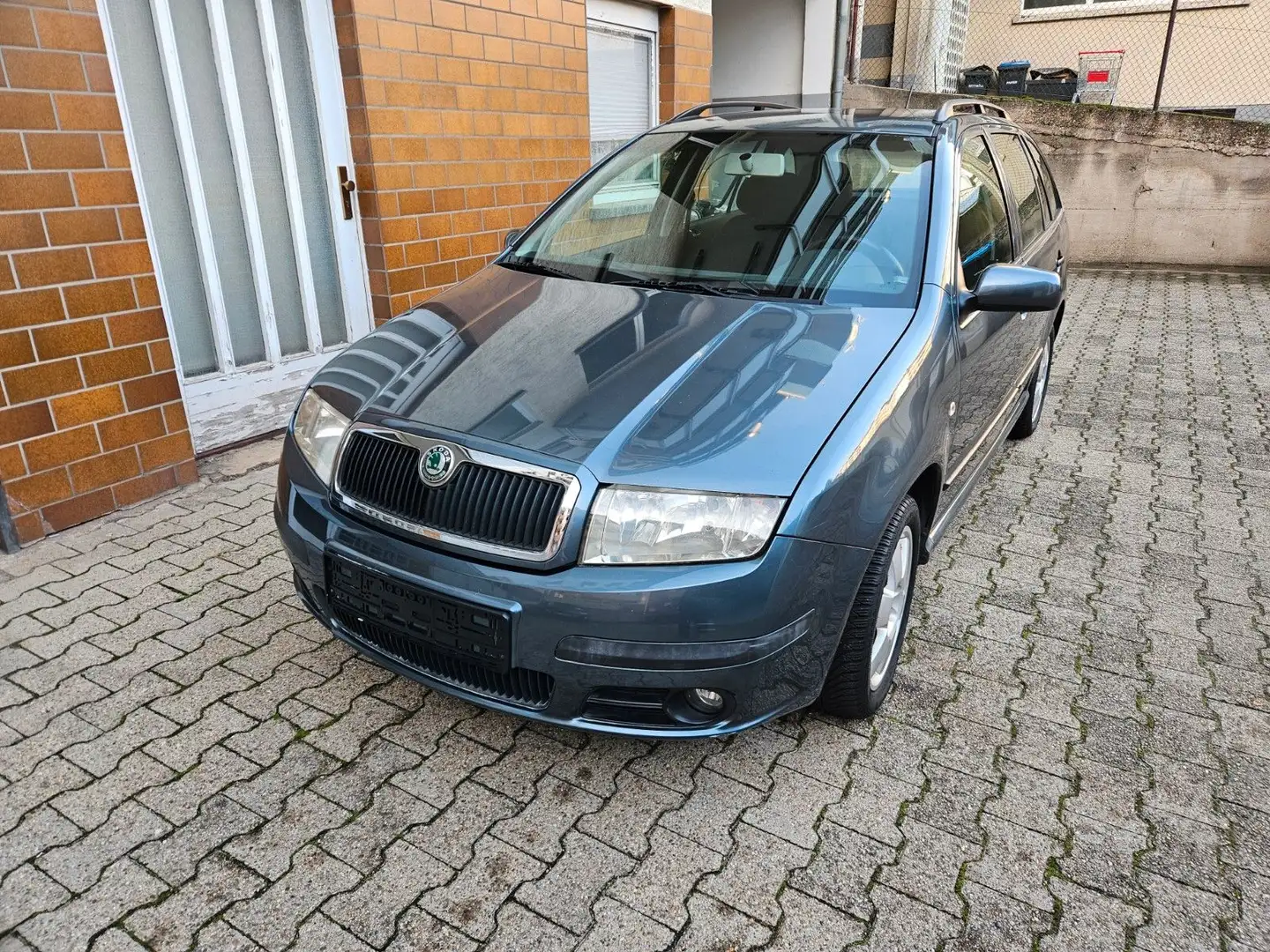 Skoda Fabia Combi 2.0 Elegance / TÜV NEU / 1.Hand Grau - 2