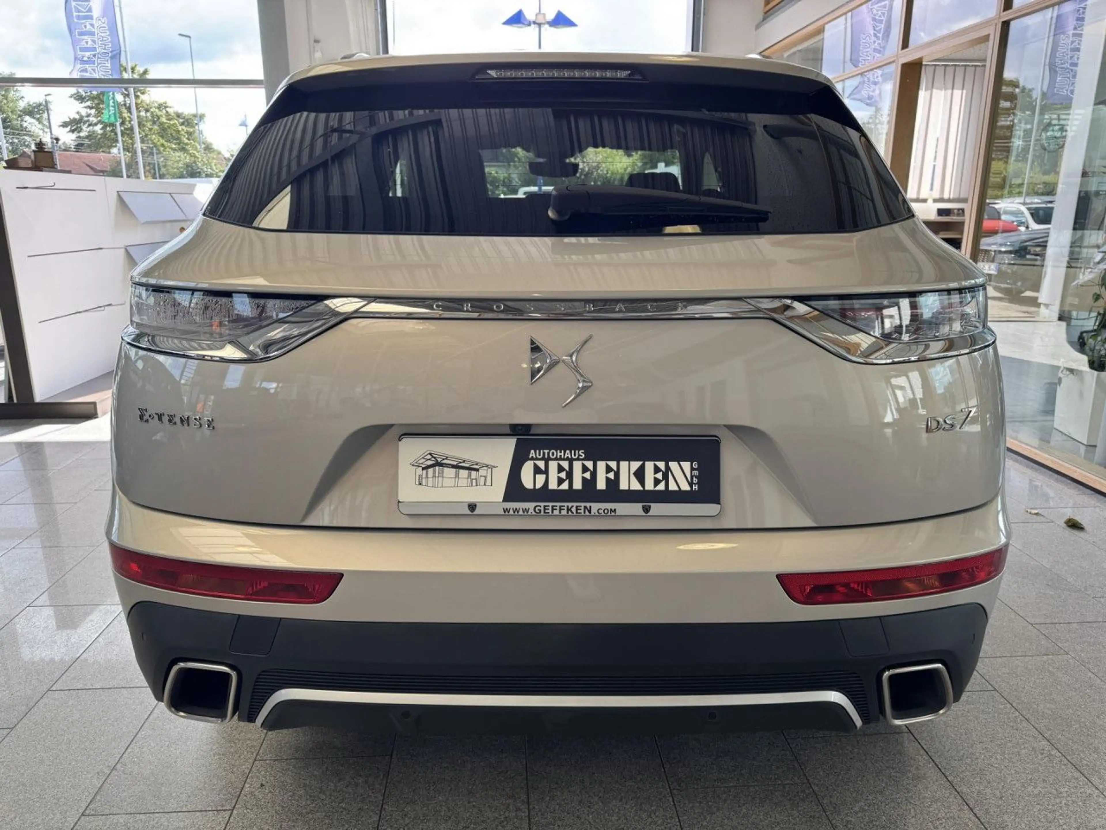 DS Automobiles DS 7 Crossback DS7 E-TENSE 225 RIVOLI, ACC, Standheizung! Navi — photo 6